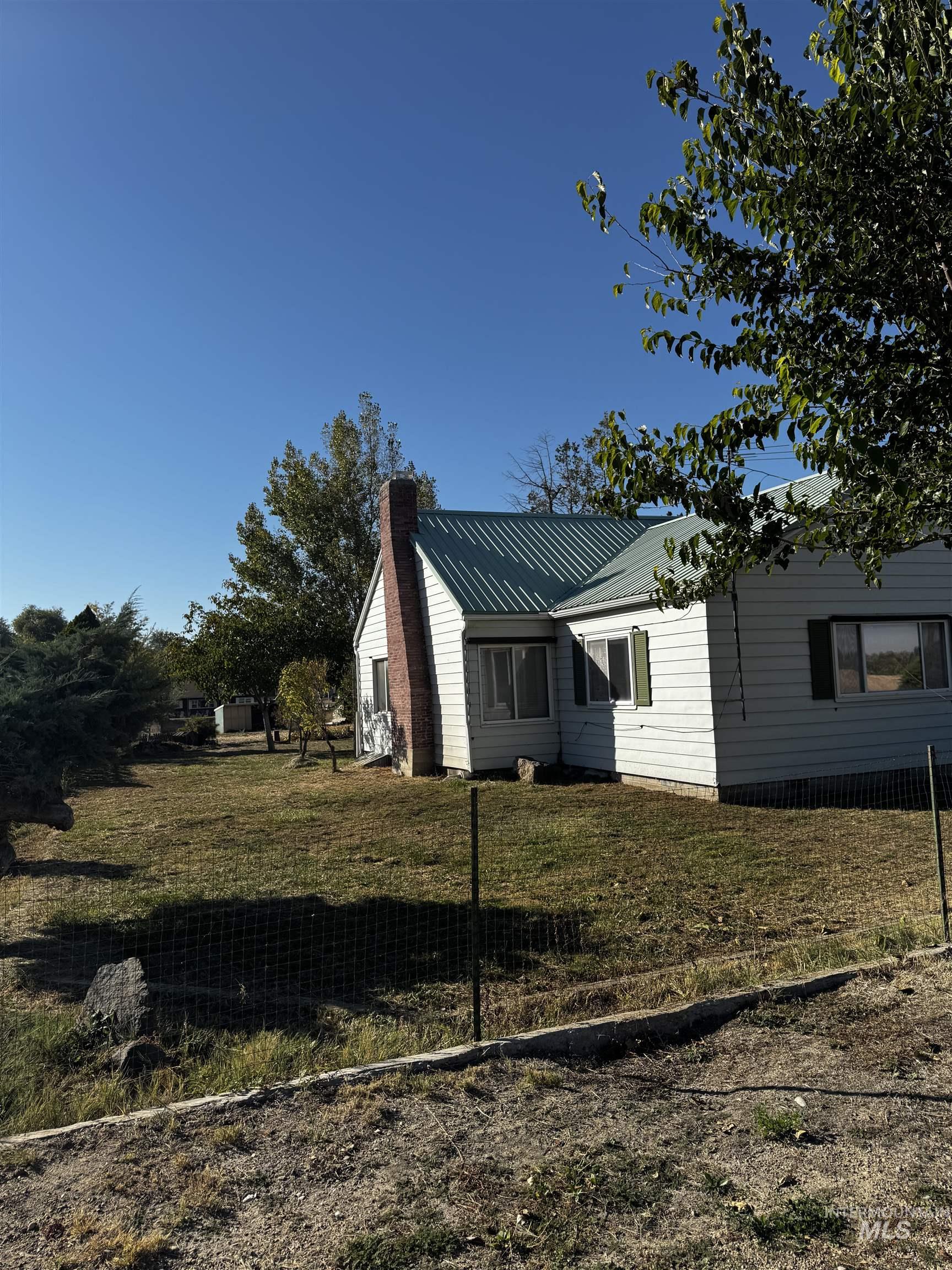 583 Notus Road, Notus, Idaho 83656, 3 Bedrooms, 3 Bathrooms, Residential For Sale, Price $274,999,MLS 99003087