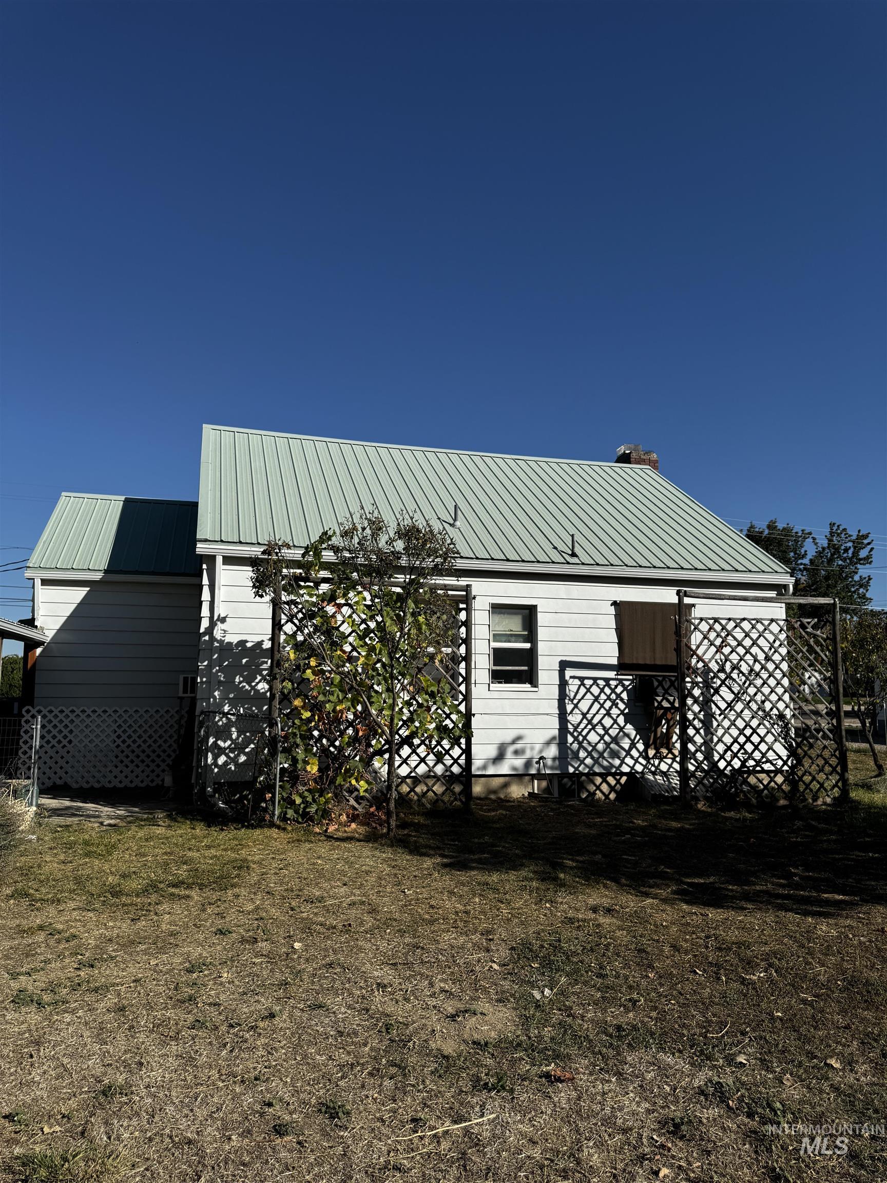 583 Notus Road, Notus, Idaho 83656, 3 Bedrooms, 3 Bathrooms, Residential For Sale, Price $274,999,MLS 99003087