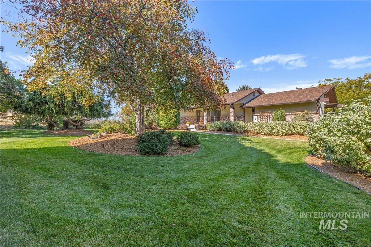6484 W Hollilynn Dr, Boise, Idaho 83709, 3 Bedrooms, 2.5 Bathrooms, Residential For Sale, Price $1,115,000,MLS 99003090