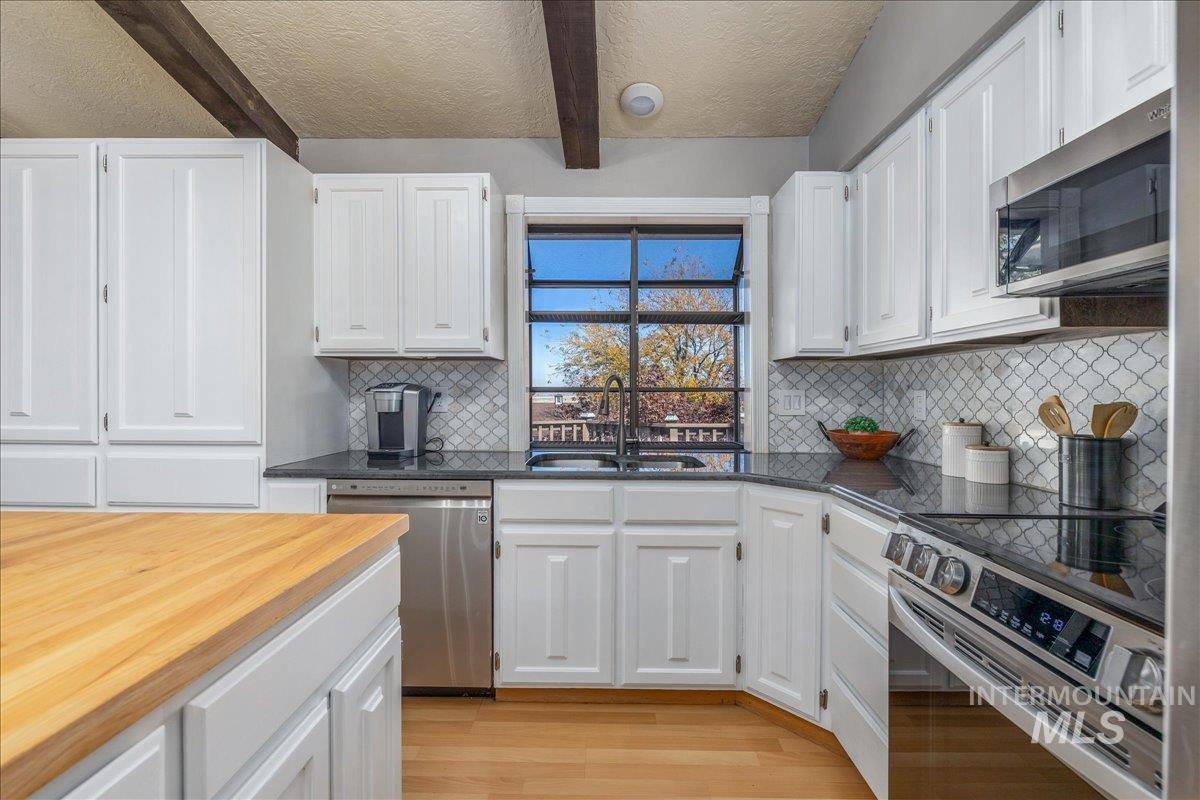 6484 W Hollilynn Dr, Boise, Idaho 83709, 3 Bedrooms, 2.5 Bathrooms, Residential For Sale, Price $1,115,000,MLS 99003090