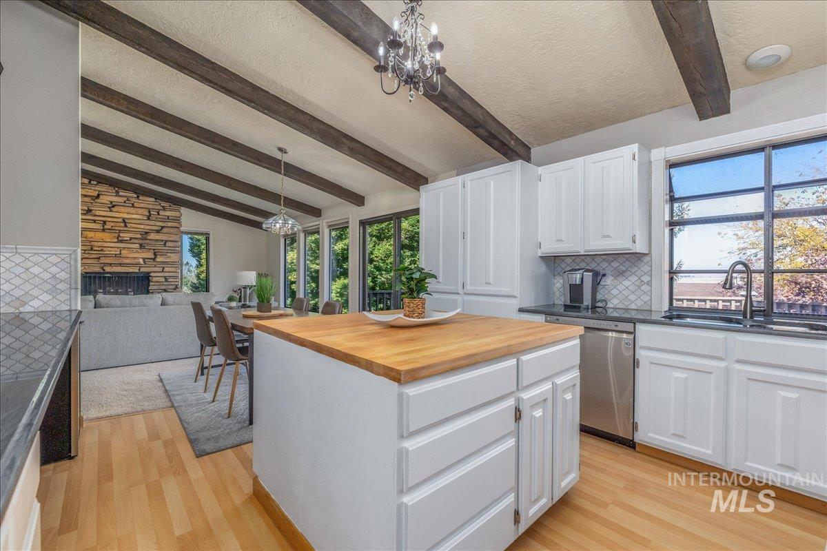 6484 W Hollilynn Dr, Boise, Idaho 83709, 3 Bedrooms, 2.5 Bathrooms, Residential For Sale, Price $1,115,000,MLS 99003090