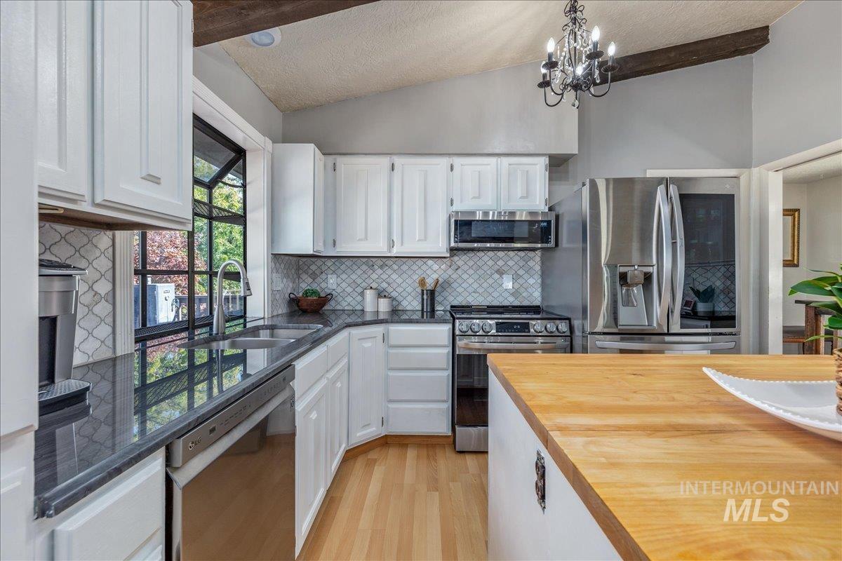 6484 W Hollilynn Dr, Boise, Idaho 83709, 3 Bedrooms, 2.5 Bathrooms, Residential For Sale, Price $1,115,000,MLS 99003090