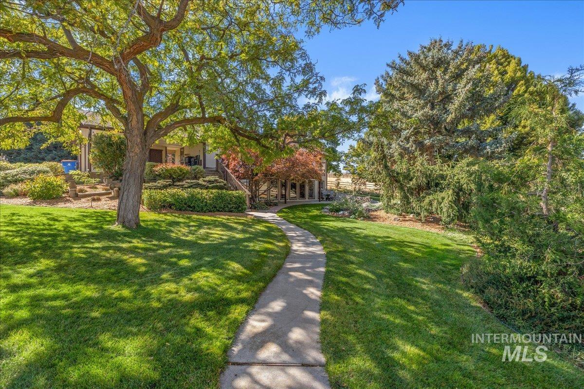 6484 W Hollilynn Dr, Boise, Idaho 83709, 3 Bedrooms, 2.5 Bathrooms, Residential For Sale, Price $1,115,000,MLS 99003090