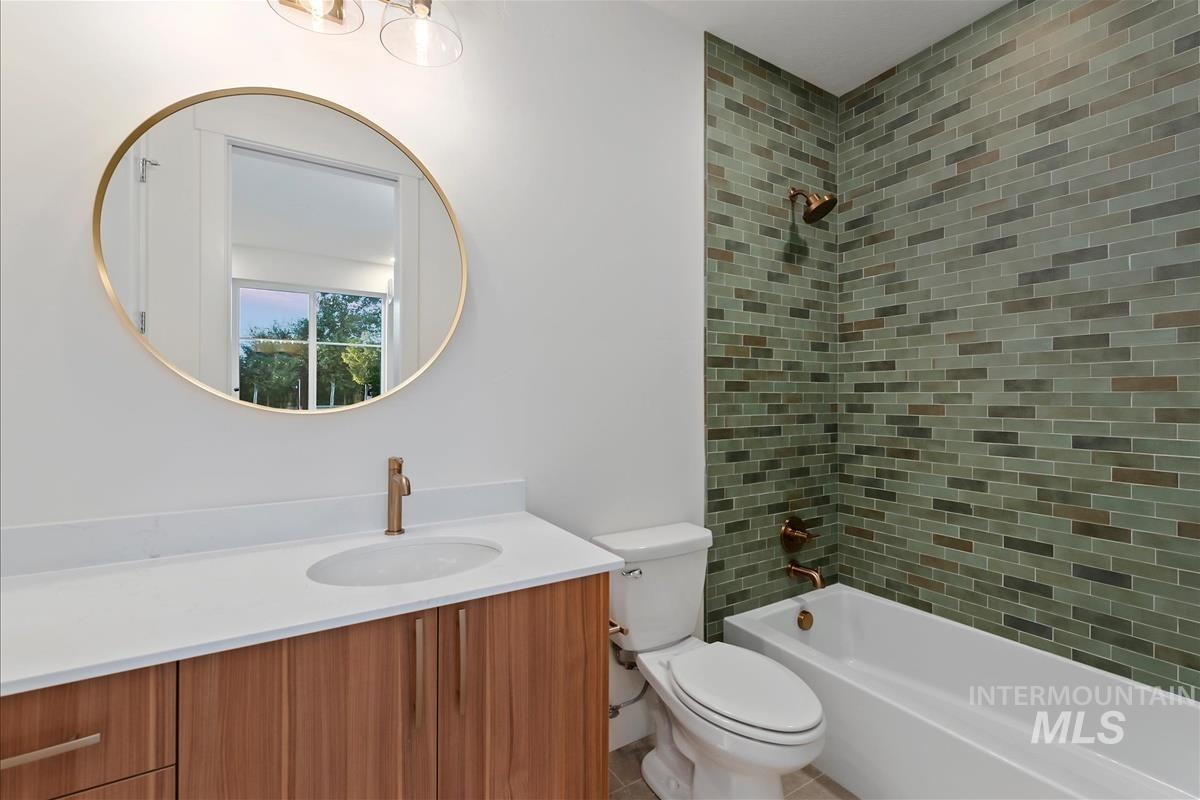 3213 W Moore, Boise, Idaho 83702, 3 Bedrooms, 3.5 Bathrooms, Residential For Sale, Price $819,900,MLS 99003091