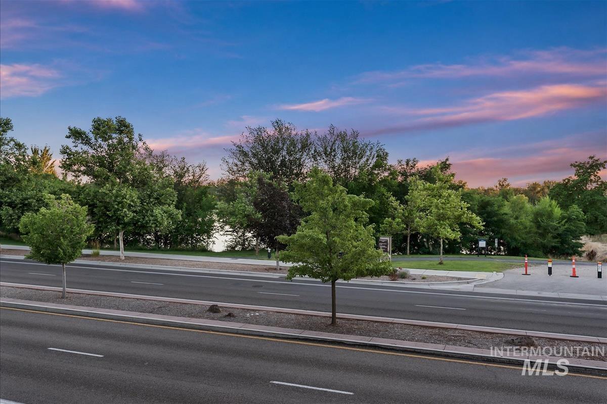 3213 W Moore, Boise, Idaho 83702, 3 Bedrooms, 3.5 Bathrooms, Residential For Sale, Price $819,900,MLS 99003091