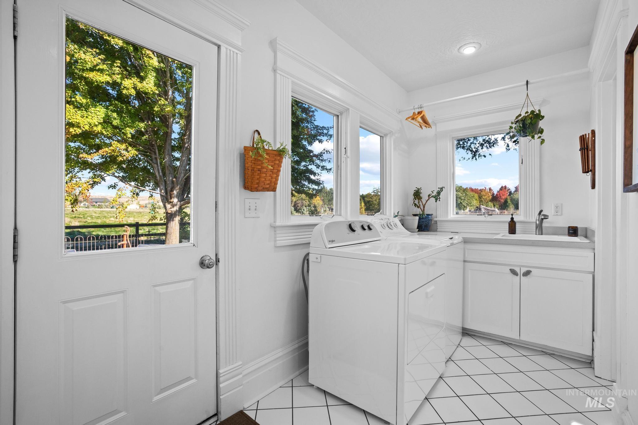 278 E Beacon Light Rd, Eagle, Idaho 83616, 2 Bedrooms, 2.5 Bathrooms, Residential For Sale, Price $1,200,000,MLS 99003092