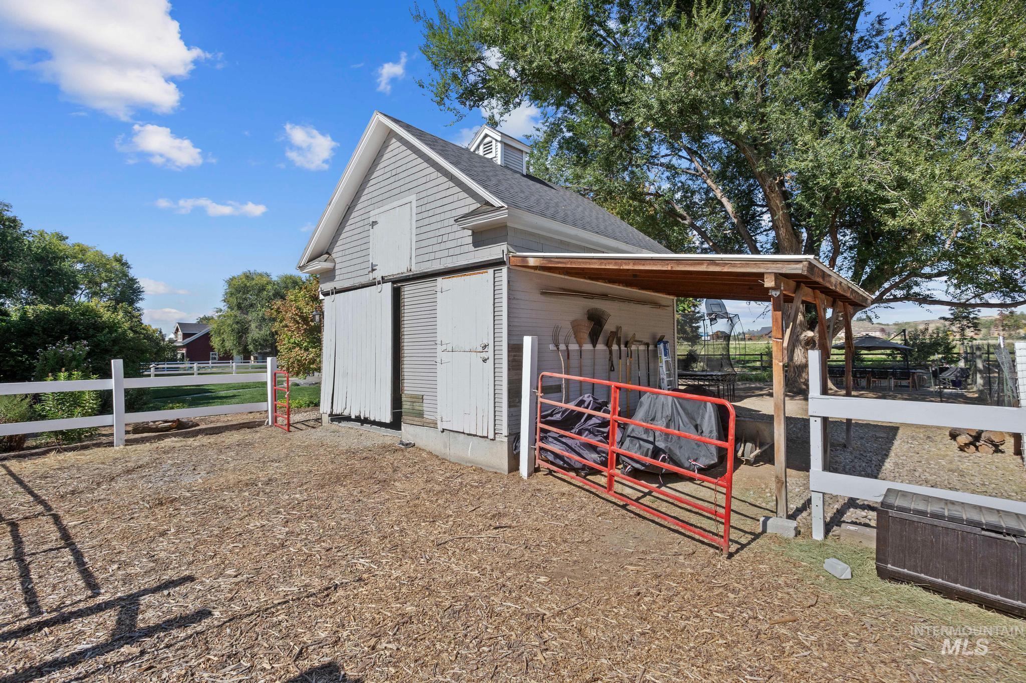 278 E Beacon Light Rd, Eagle, Idaho 83616, 2 Bedrooms, 2.5 Bathrooms, Residential For Sale, Price $1,200,000,MLS 99003092