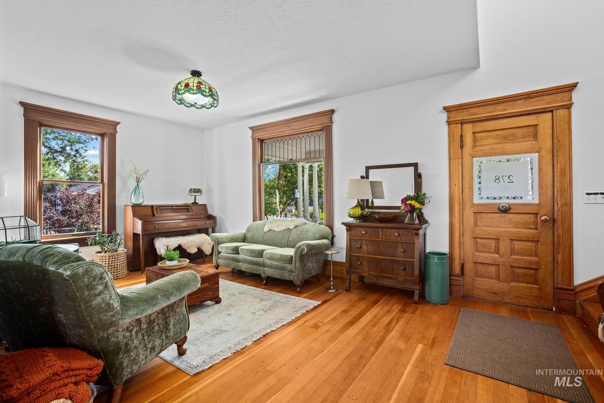 278 E Beacon Light Rd, Eagle, Idaho 83616, 2 Bedrooms, 2.5 Bathrooms, Residential For Sale, Price $1,200,000,MLS 99003092