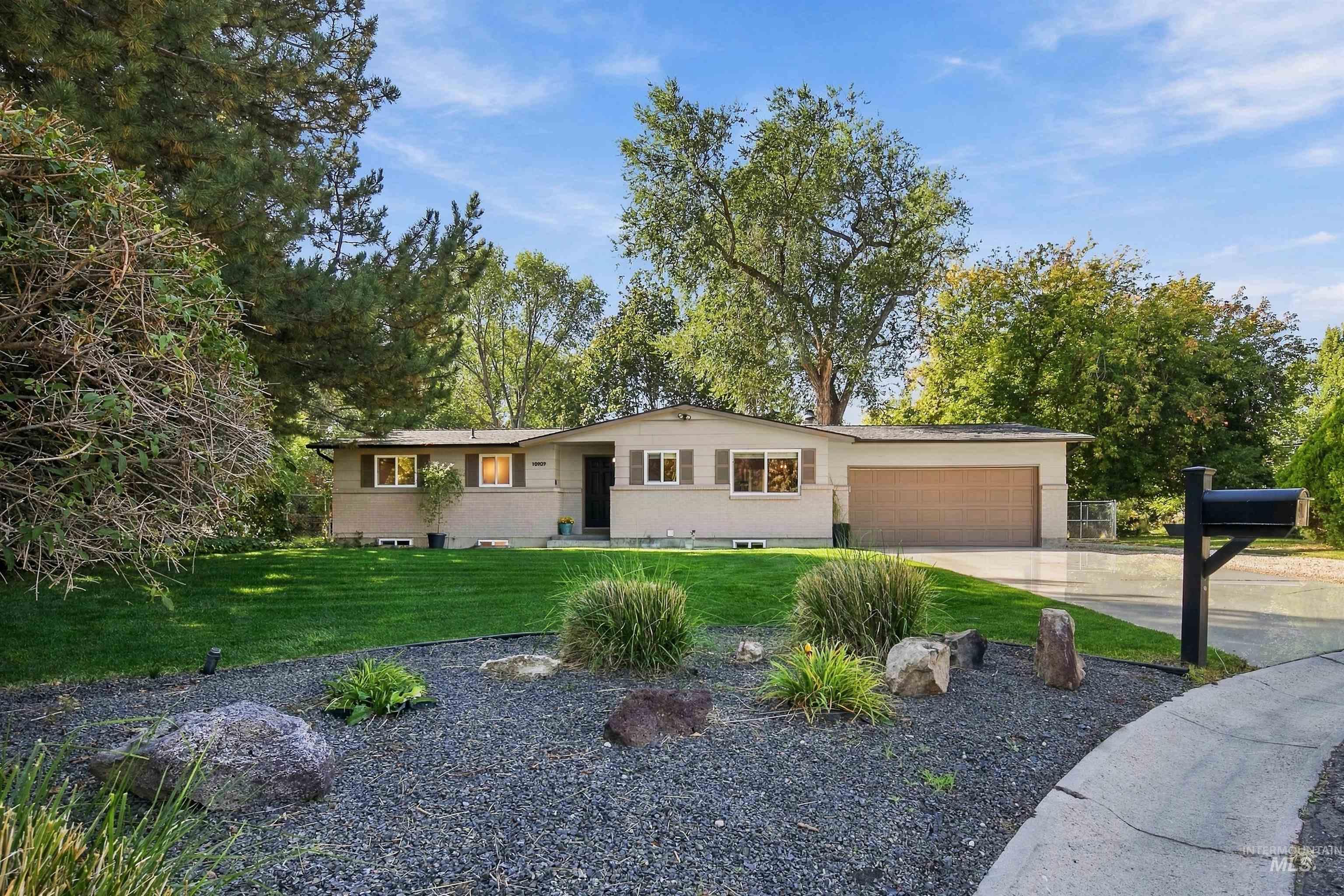 10909 W Estate Drive, Boise, Idaho 83709, 4 Bedrooms, 3 Bathrooms, Residential For Sale, Price $769,000,MLS 99003096