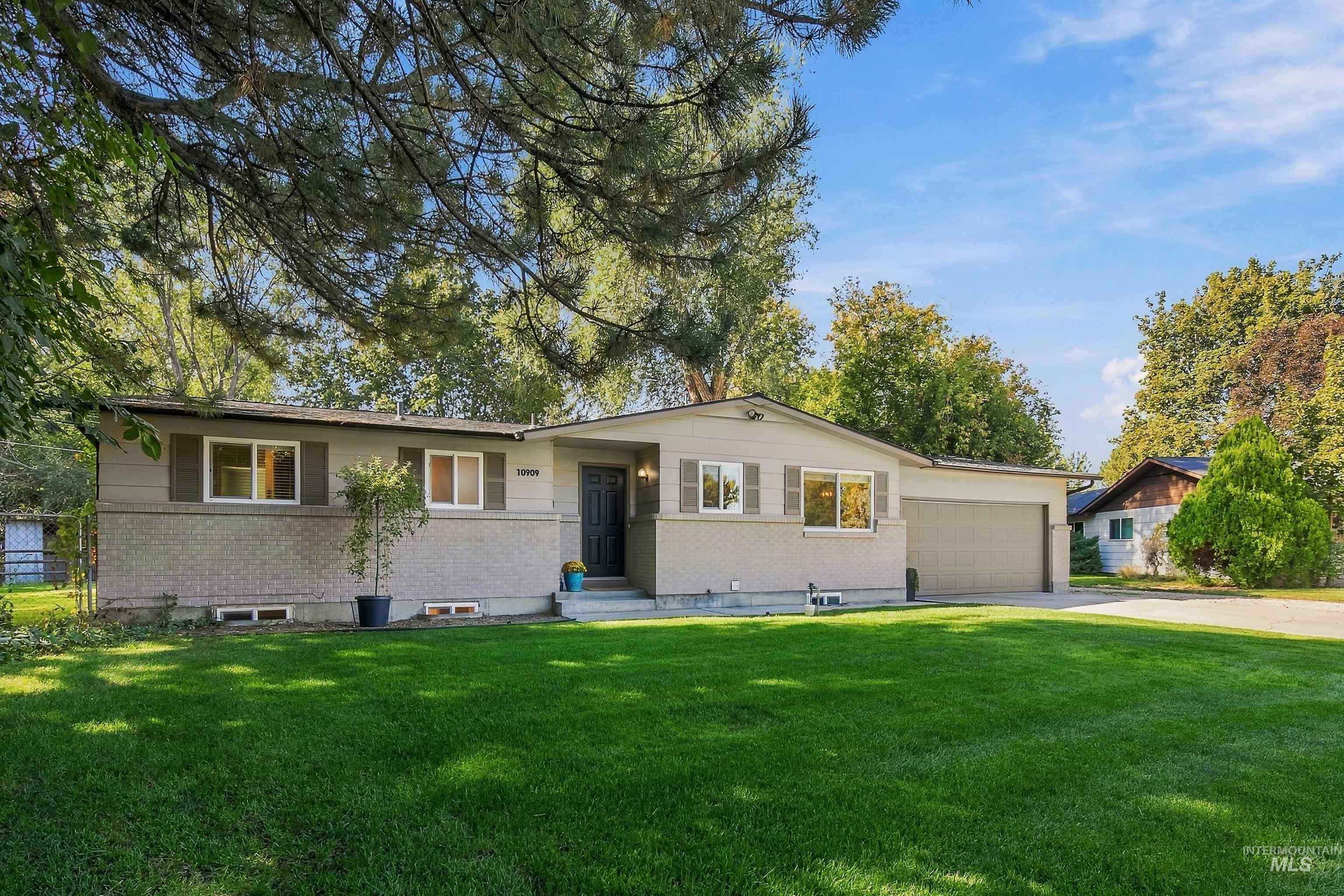 10909 W Estate Drive, Boise, Idaho 83709, 4 Bedrooms, 3 Bathrooms, Residential For Sale, Price $769,000,MLS 99003096