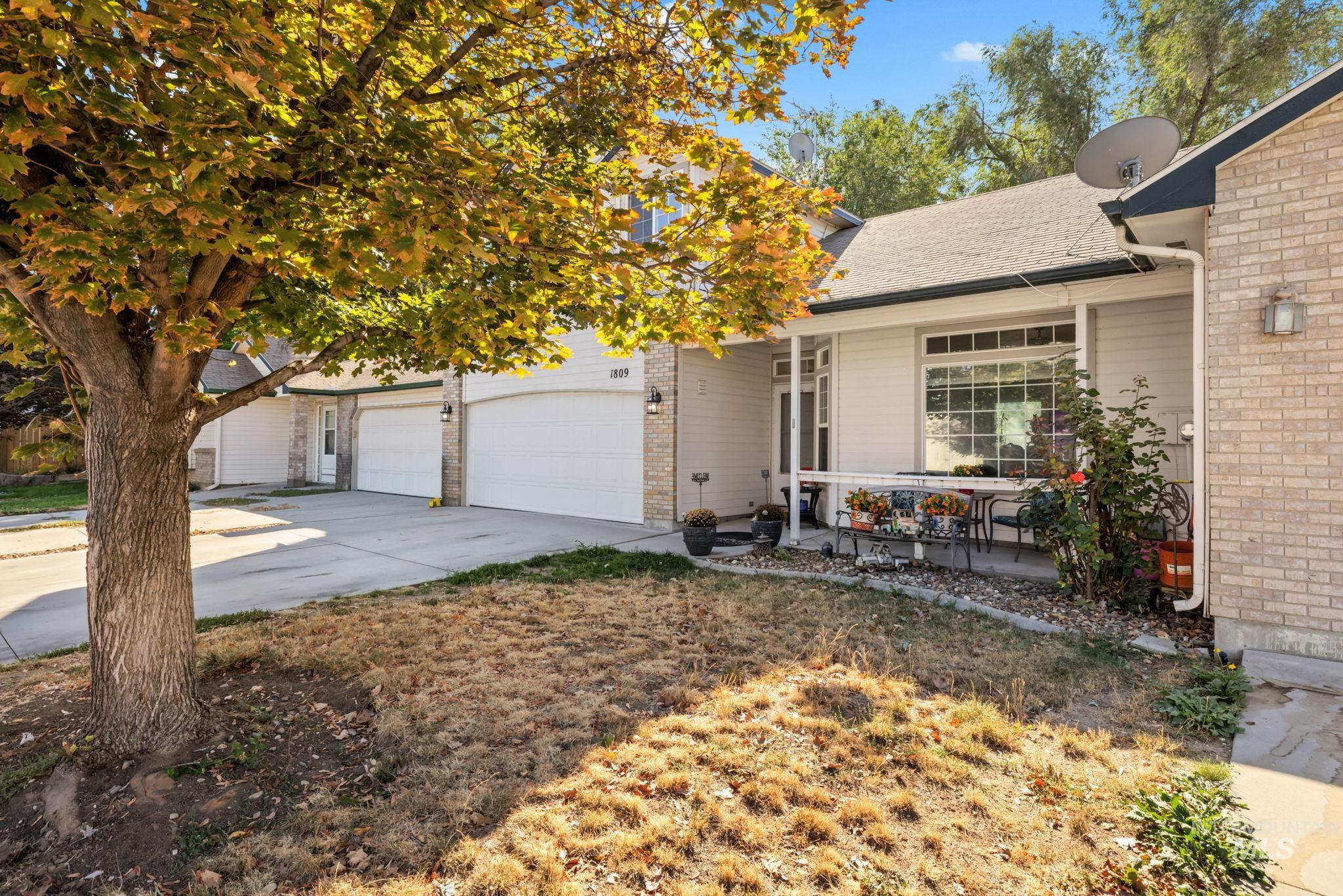 1809 W Eaglecrest Dr, Nampa, Idaho 83651, 3 Bedrooms, 2.5 Bathrooms, Residential For Sale, Price $295,000,MLS 99003106