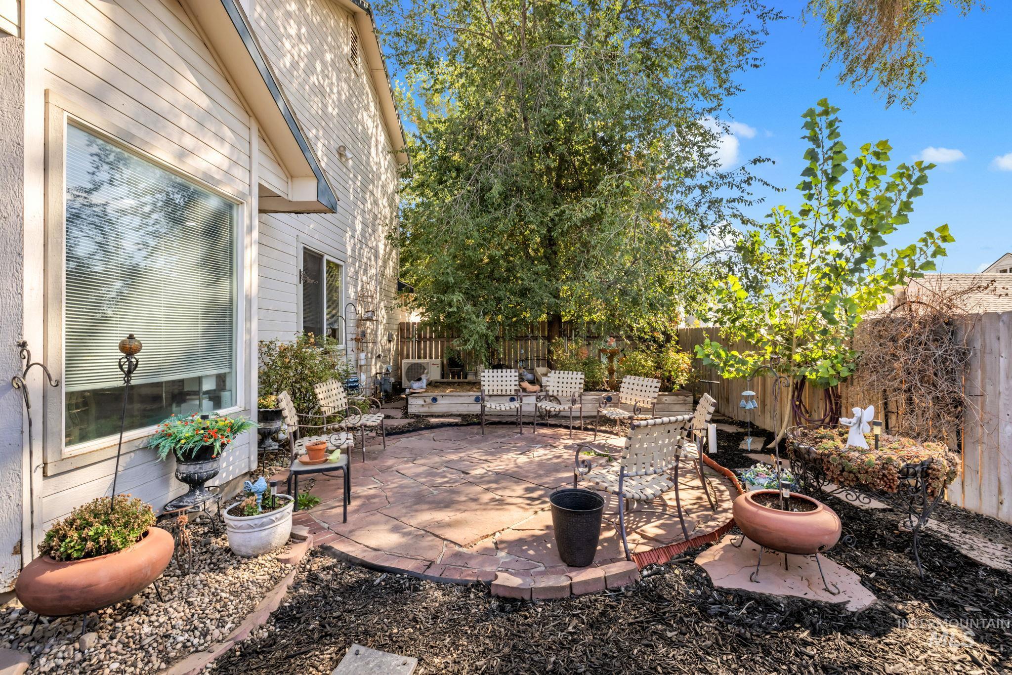 1809 W Eaglecrest Dr, Nampa, Idaho 83651, 3 Bedrooms, 2.5 Bathrooms, Residential For Sale, Price $295,000,MLS 99003106