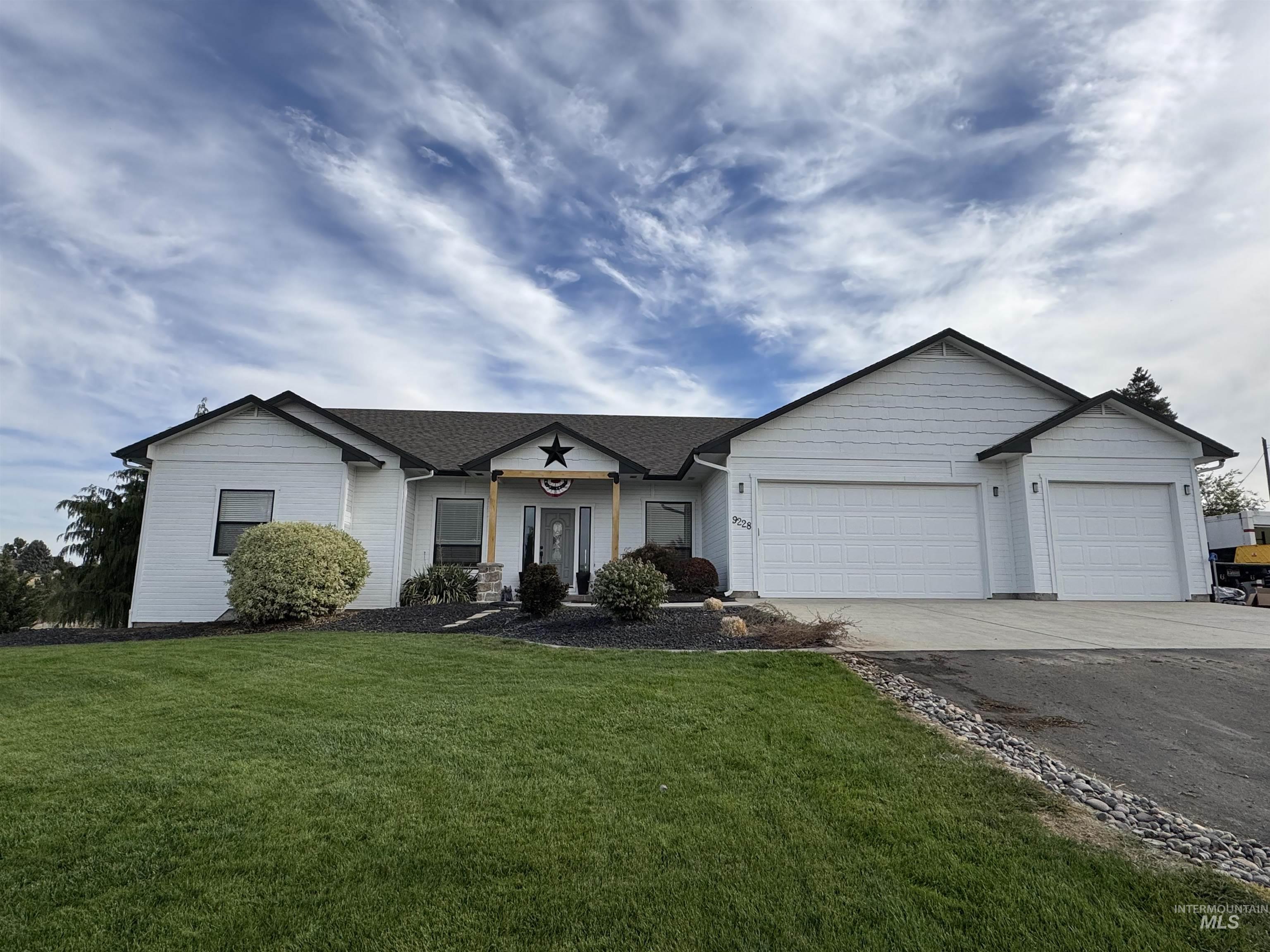 9228 Northview Road, Middleton, Idaho 83644, 3 Bedrooms, 2.5 Bathrooms, Residential For Sale, Price $890,000,MLS 99003108