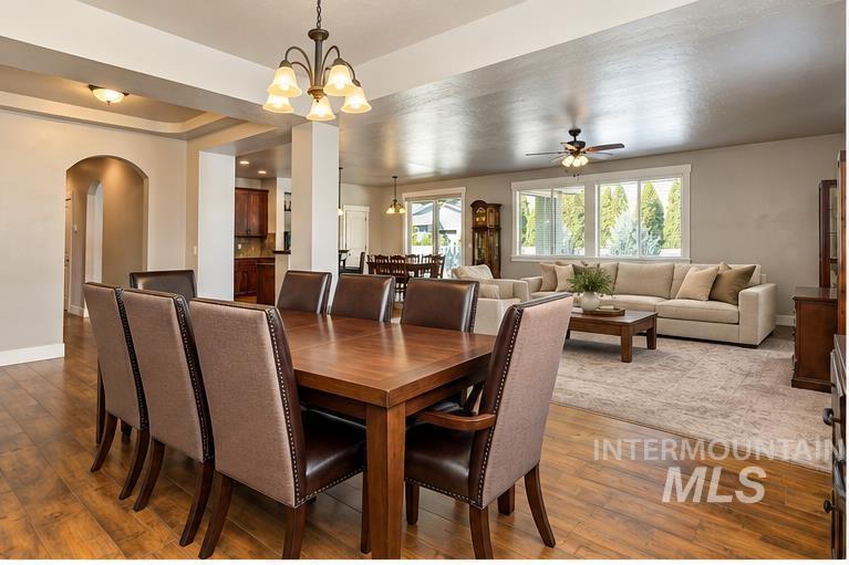 847 N Tullshire Way, Eagle, Idaho 83616, 4 Bedrooms, 4 Bathrooms, Residential For Sale, Price $745,000,MLS 99003109