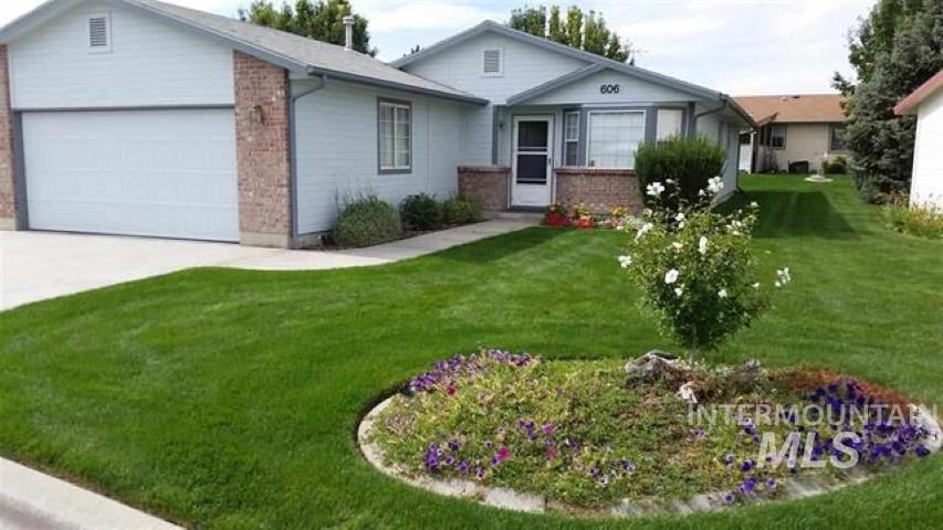1100 Burnett Dr, Nampa, Idaho 83651, 3 Bedrooms, 2 Bathrooms, Residential For Sale, Price $280,000,MLS 99003112