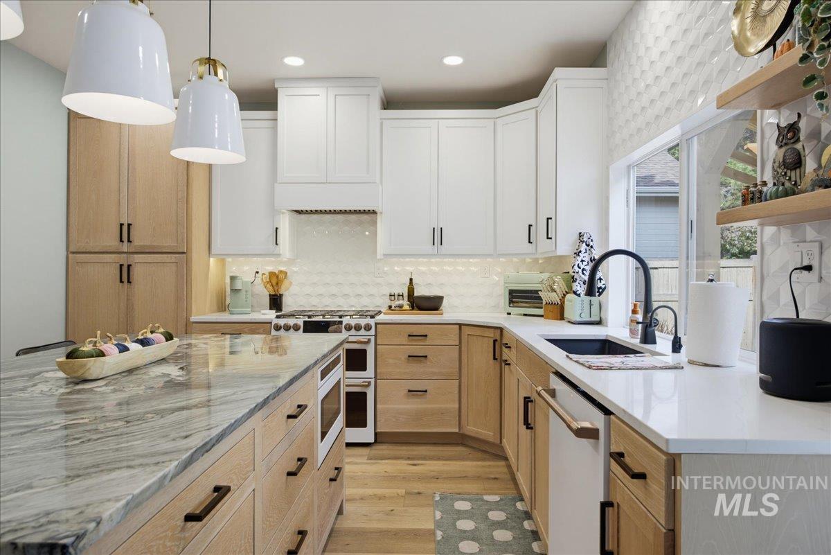13286 W Woodspring Ct, Boise, Idaho 83713, 4 Bedrooms, 2.5 Bathrooms, Residential For Sale, Price $799,900,MLS 99003113