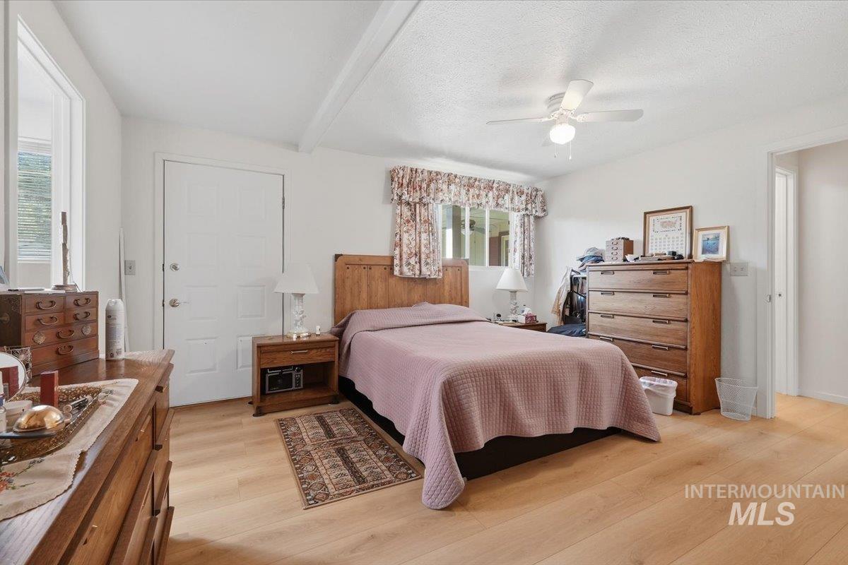 1230 SW 15th St, Ontario, Oregon 97914, 3 Bedrooms, 3 Bathrooms, Residential For Sale, Price $355,000,MLS 99003114