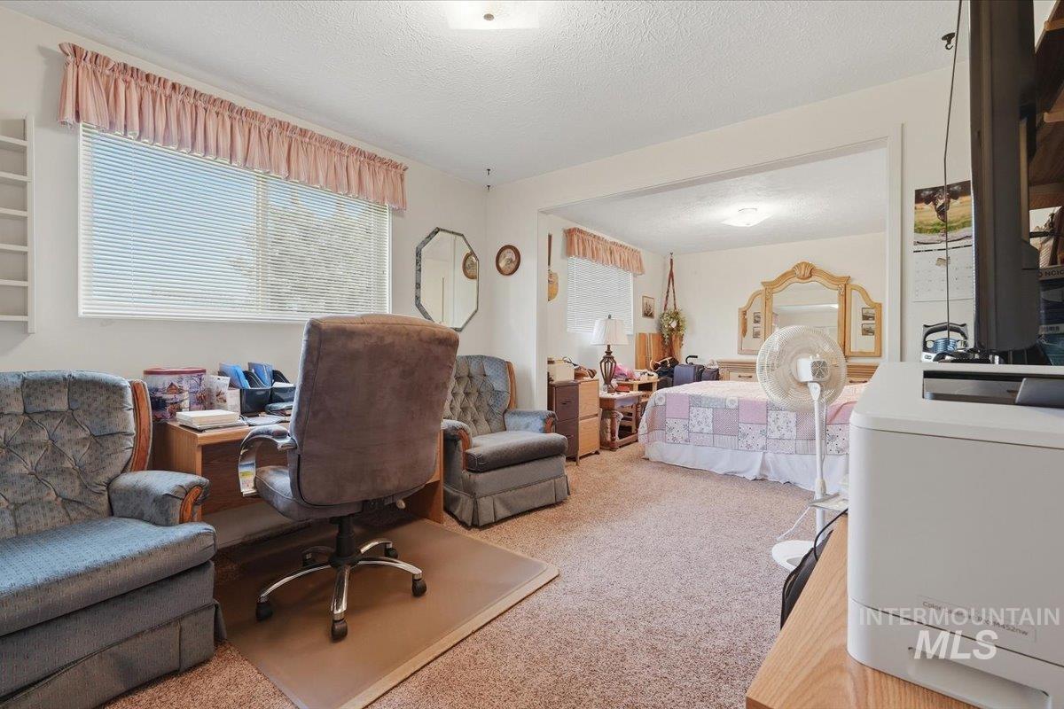 1230 SW 15th St, Ontario, Oregon 97914, 3 Bedrooms, 3 Bathrooms, Residential For Sale, Price $355,000,MLS 99003114