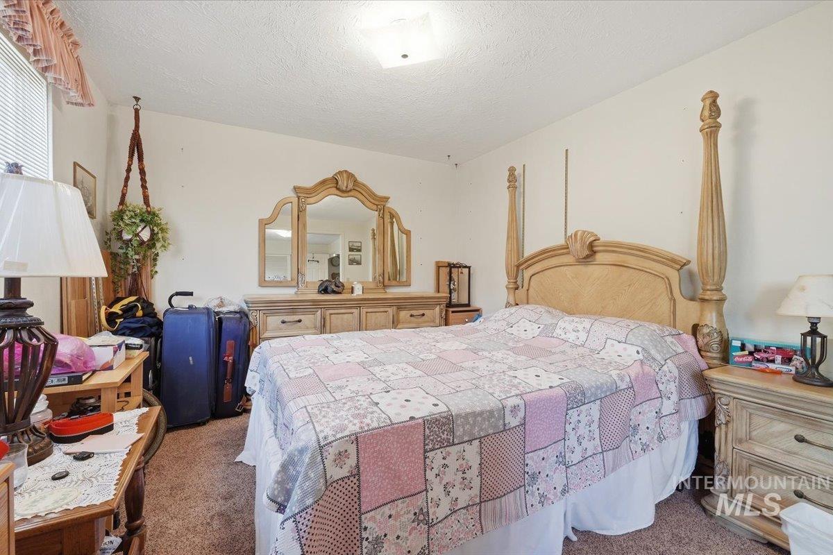 1230 SW 15th St, Ontario, Oregon 97914, 3 Bedrooms, 3 Bathrooms, Residential For Sale, Price $355,000,MLS 99003114