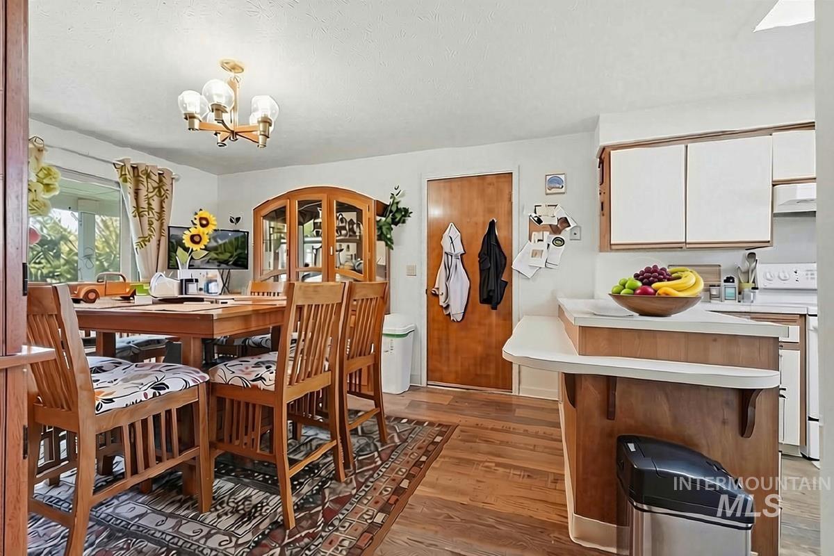 1230 SW 15th St, Ontario, Oregon 97914, 3 Bedrooms, 3 Bathrooms, Residential For Sale, Price $355,000,MLS 99003114