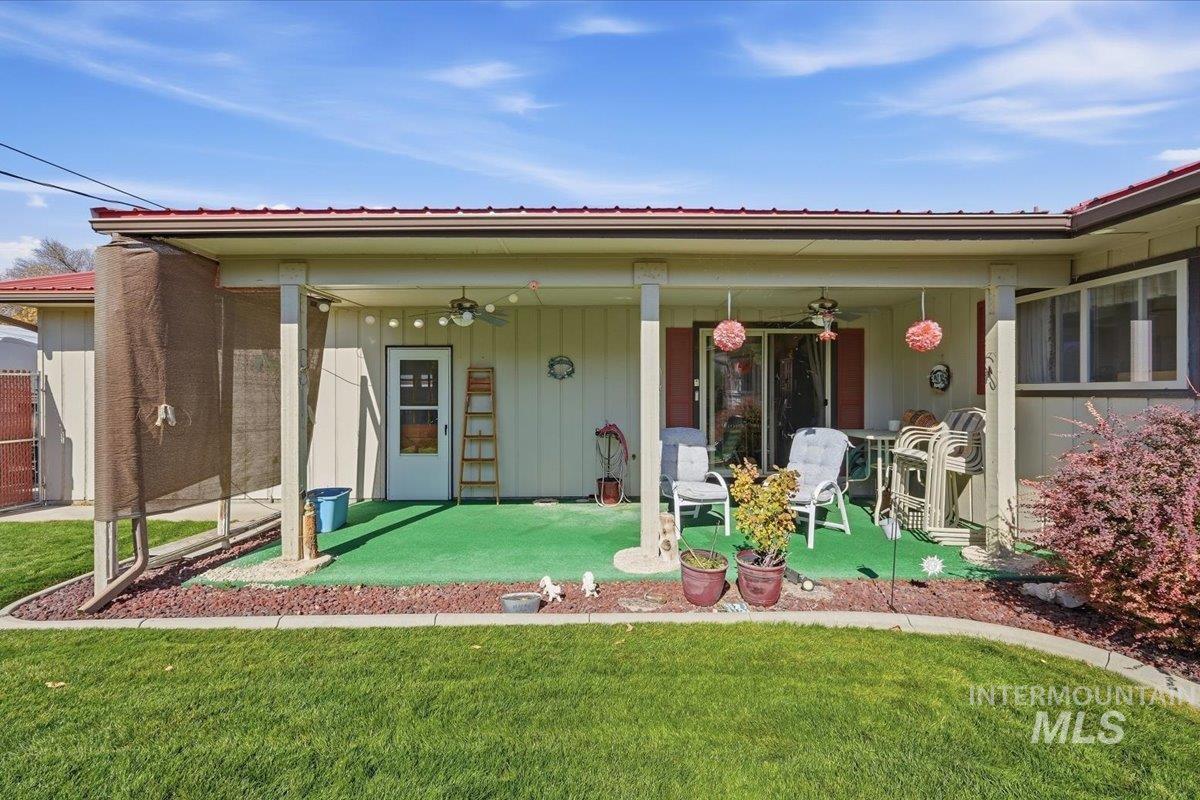 1230 SW 15th St, Ontario, Oregon 97914, 3 Bedrooms, 3 Bathrooms, Residential For Sale, Price $355,000,MLS 99003114