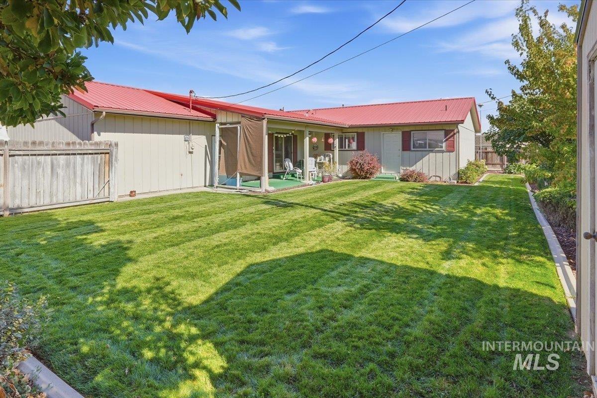 1230 SW 15th St, Ontario, Oregon 97914, 3 Bedrooms, 3 Bathrooms, Residential For Sale, Price $355,000,MLS 99003114