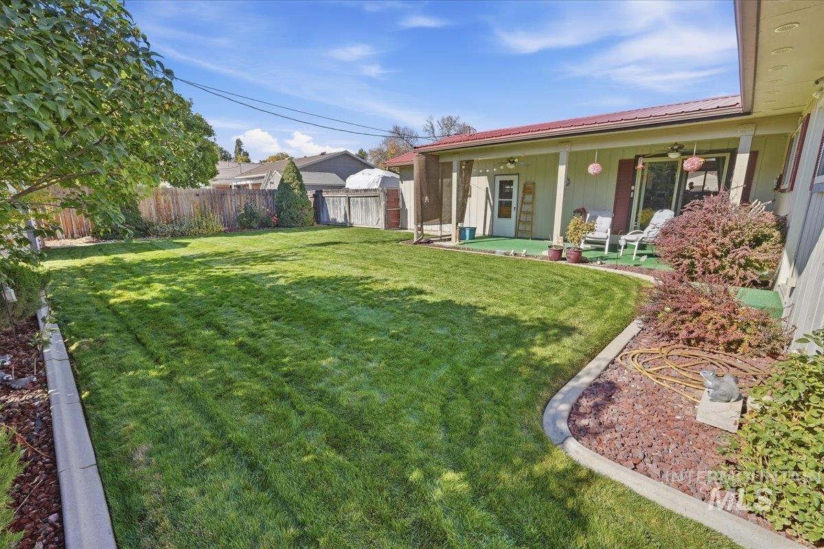 1230 SW 15th St, Ontario, Oregon 97914, 3 Bedrooms, 3 Bathrooms, Residential For Sale, Price $355,000,MLS 99003114