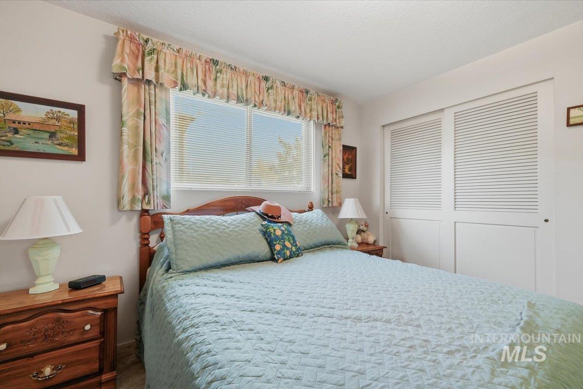 1230 SW 15th St, Ontario, Oregon 97914, 3 Bedrooms, 3 Bathrooms, Residential For Sale, Price $355,000,MLS 99003114