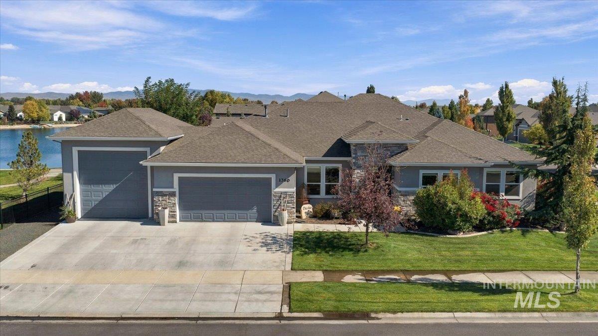 1360 N Bowknot Lake Way, Star, Idaho 83669, 4 Bedrooms, 3 Bathrooms, Residential For Sale, Price $889,000,MLS 99003117