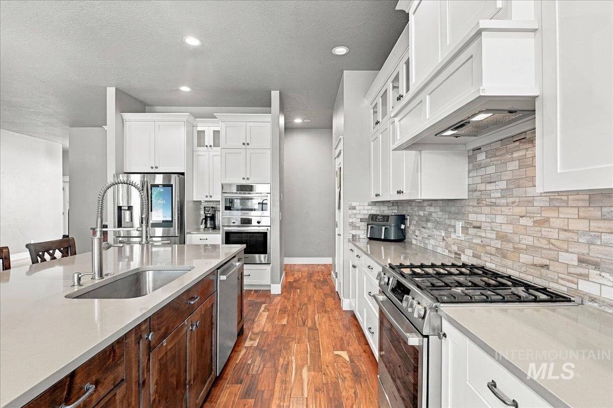 1360 N Bowknot Lake Way, Star, Idaho 83669, 4 Bedrooms, 3 Bathrooms, Residential For Sale, Price $889,000,MLS 99003117