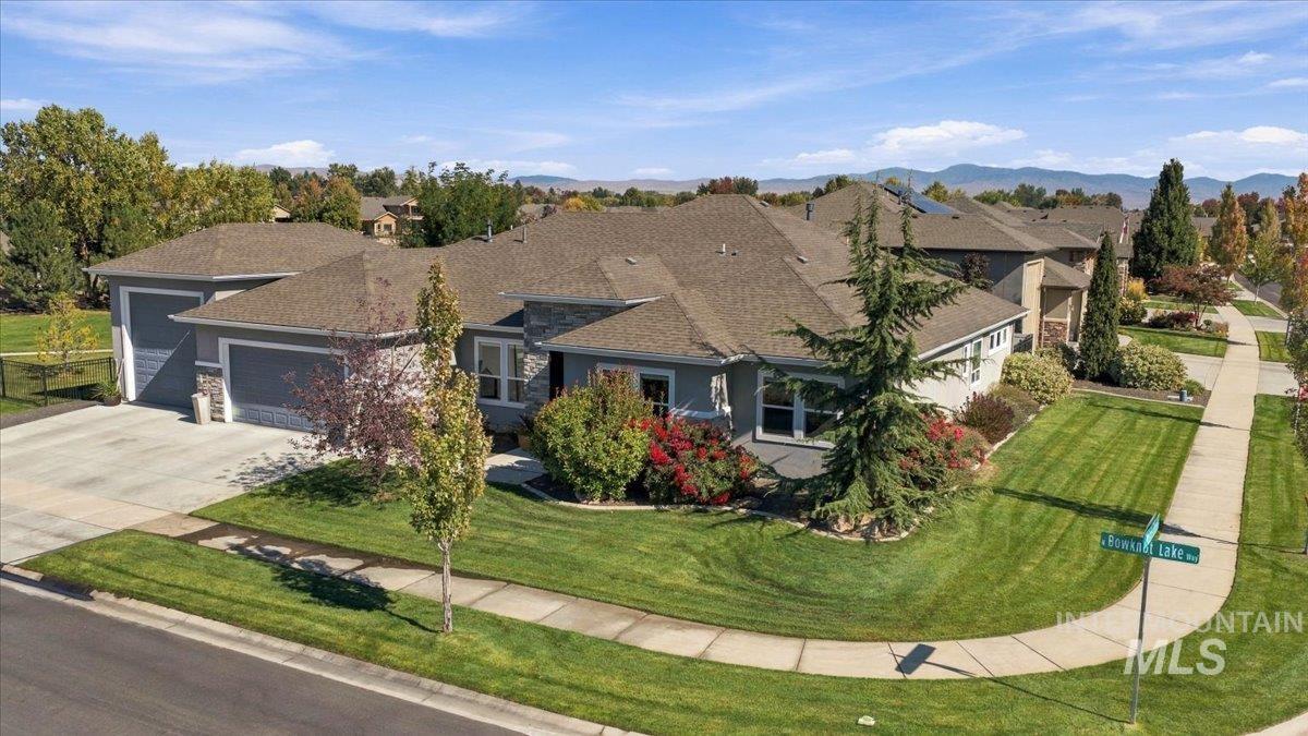 1360 N Bowknot Lake Way, Star, Idaho 83669, 4 Bedrooms, 3 Bathrooms, Residential For Sale, Price $889,000,MLS 99003117