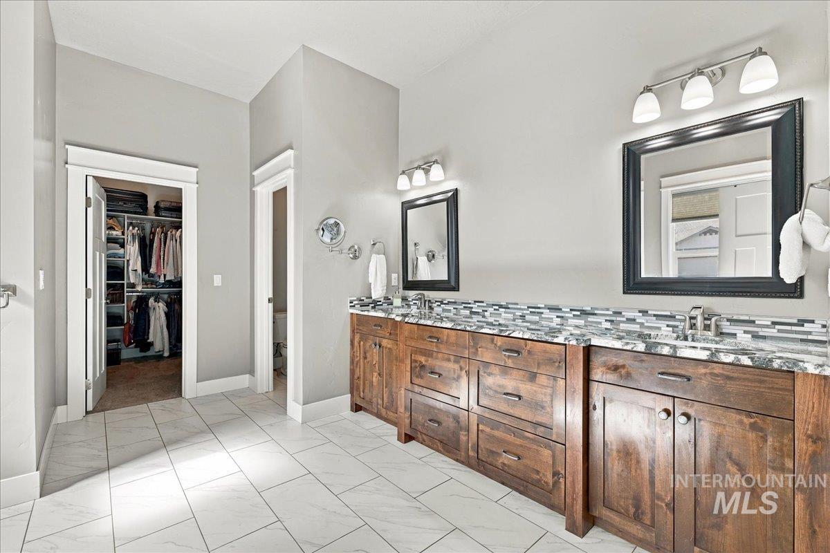 1360 N Bowknot Lake Way, Star, Idaho 83669, 4 Bedrooms, 3 Bathrooms, Residential For Sale, Price $889,000,MLS 99003117
