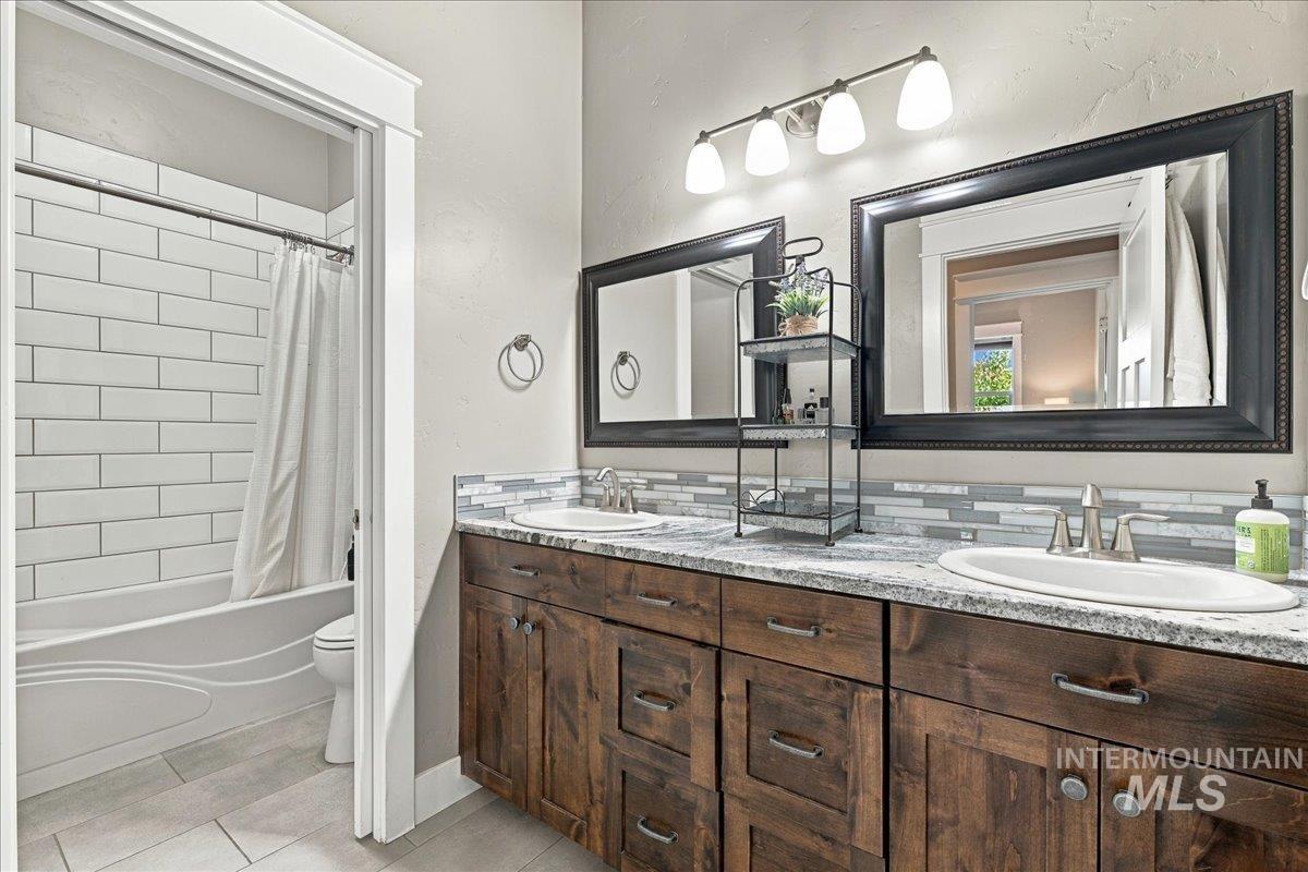 1360 N Bowknot Lake Way, Star, Idaho 83669, 4 Bedrooms, 3 Bathrooms, Residential For Sale, Price $889,000,MLS 99003117