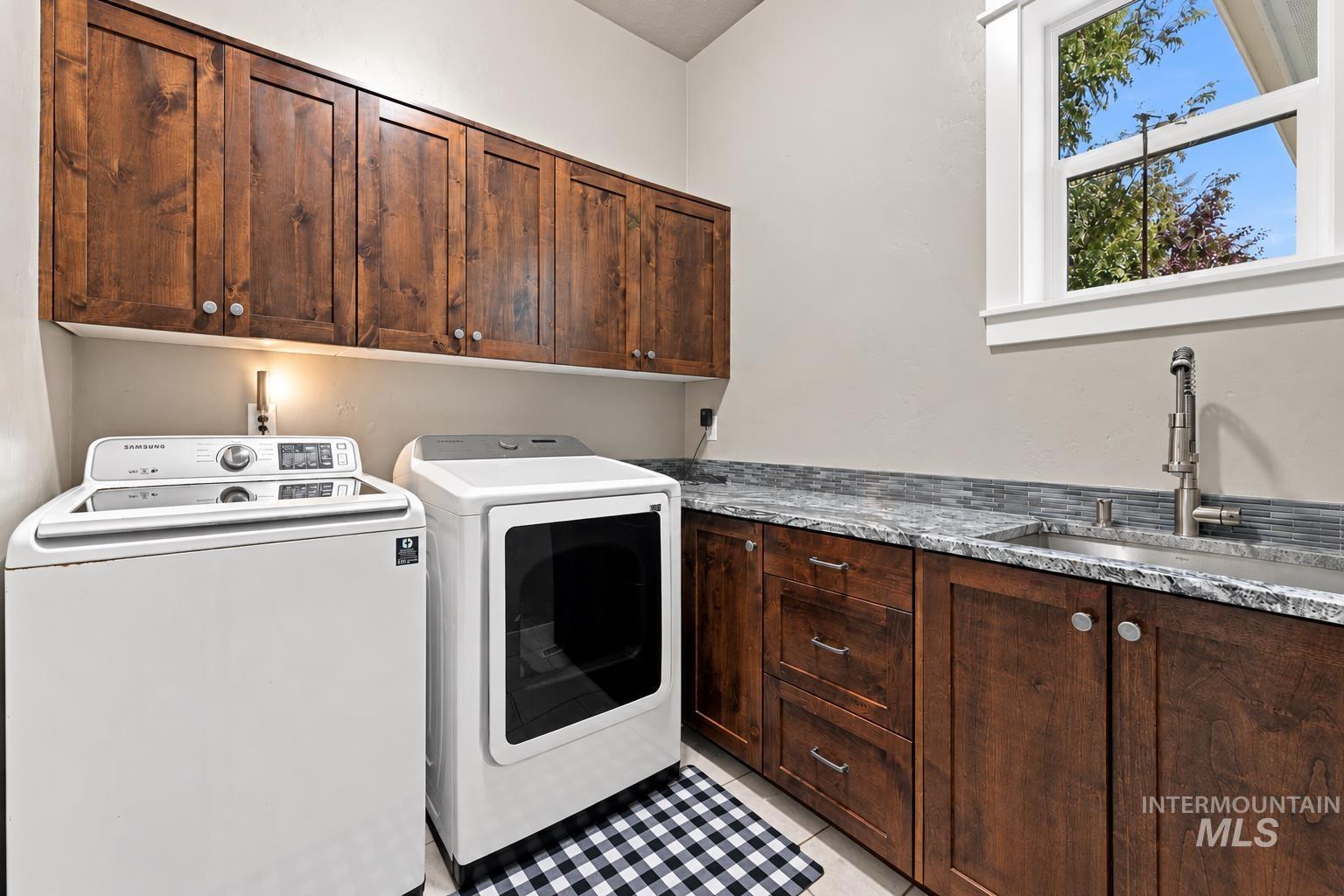 1360 N Bowknot Lake Way, Star, Idaho 83669, 4 Bedrooms, 3 Bathrooms, Residential For Sale, Price $889,000,MLS 99003117