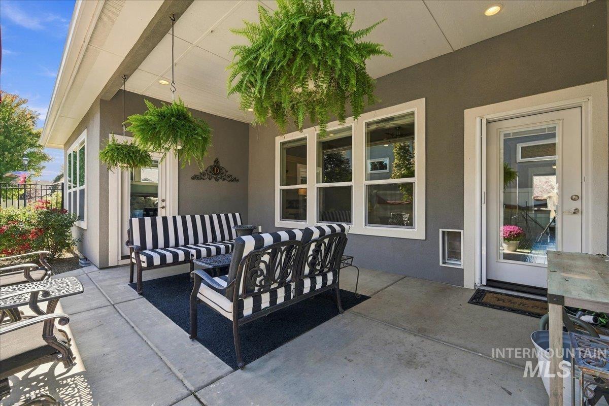 1360 N Bowknot Lake Way, Star, Idaho 83669, 4 Bedrooms, 3 Bathrooms, Residential For Sale, Price $889,000,MLS 99003117