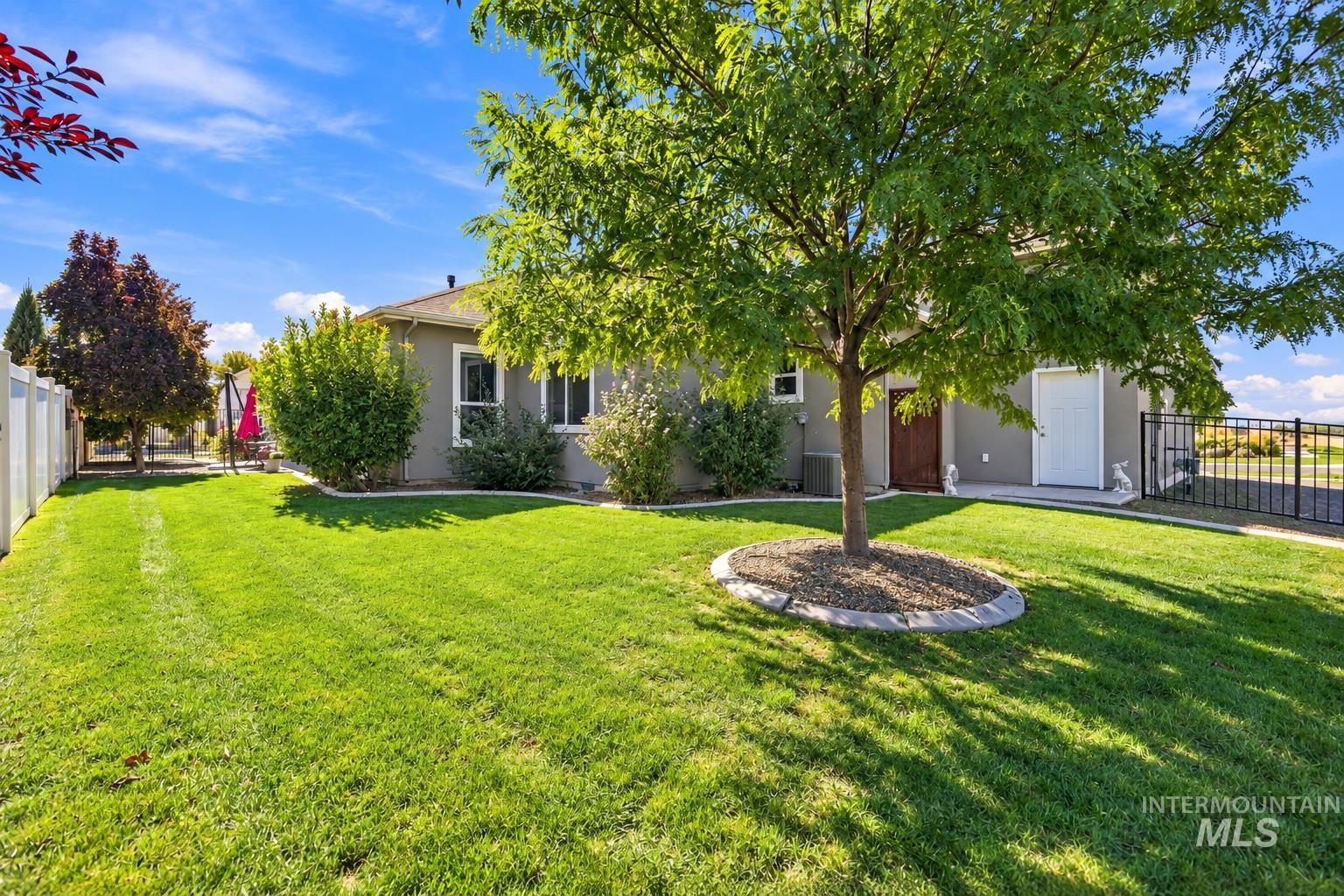 1360 N Bowknot Lake Way, Star, Idaho 83669, 4 Bedrooms, 3 Bathrooms, Residential For Sale, Price $889,000,MLS 99003117