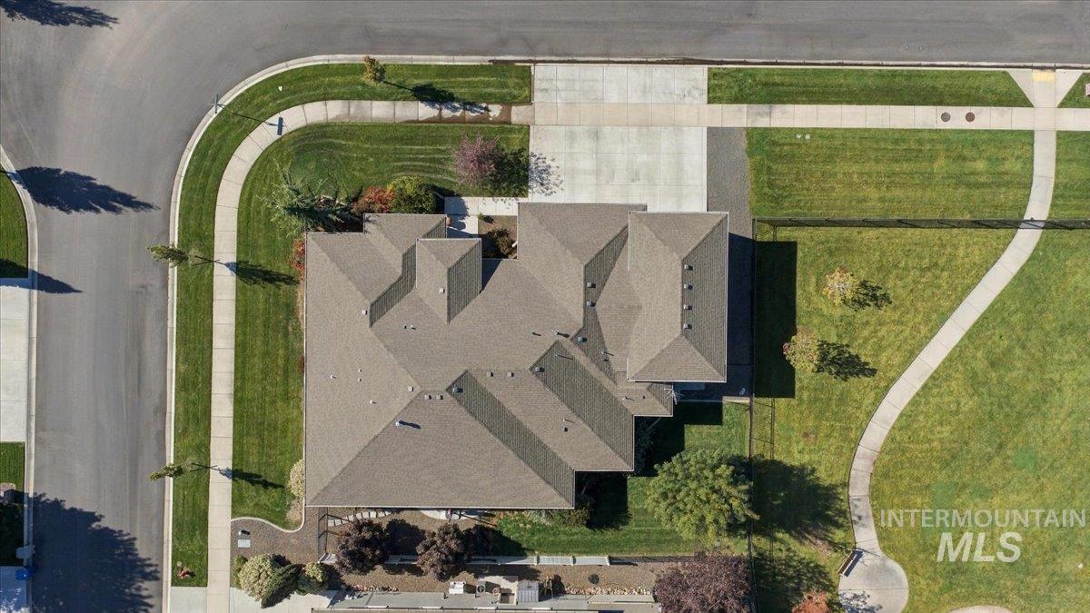 1360 N Bowknot Lake Way, Star, Idaho 83669, 4 Bedrooms, 3 Bathrooms, Residential For Sale, Price $889,000,MLS 99003117