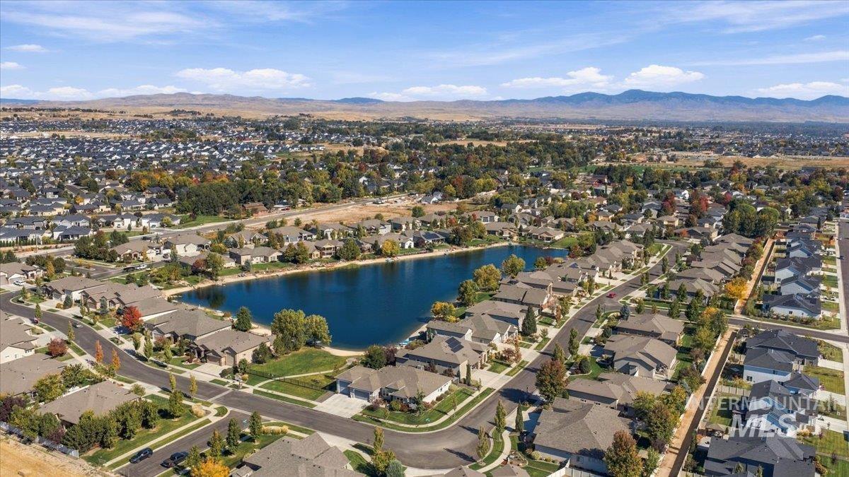 1360 N Bowknot Lake Way, Star, Idaho 83669, 4 Bedrooms, 3 Bathrooms, Residential For Sale, Price $889,000,MLS 99003117