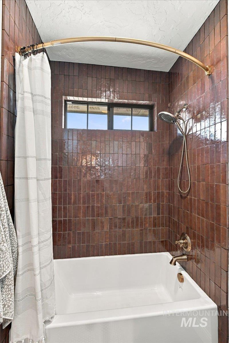 5909 E Greenhill Street, Nampa, Idaho 83687, 4 Bedrooms, 3.5 Bathrooms, Residential For Sale, Price $2,150,000,MLS 99003118
