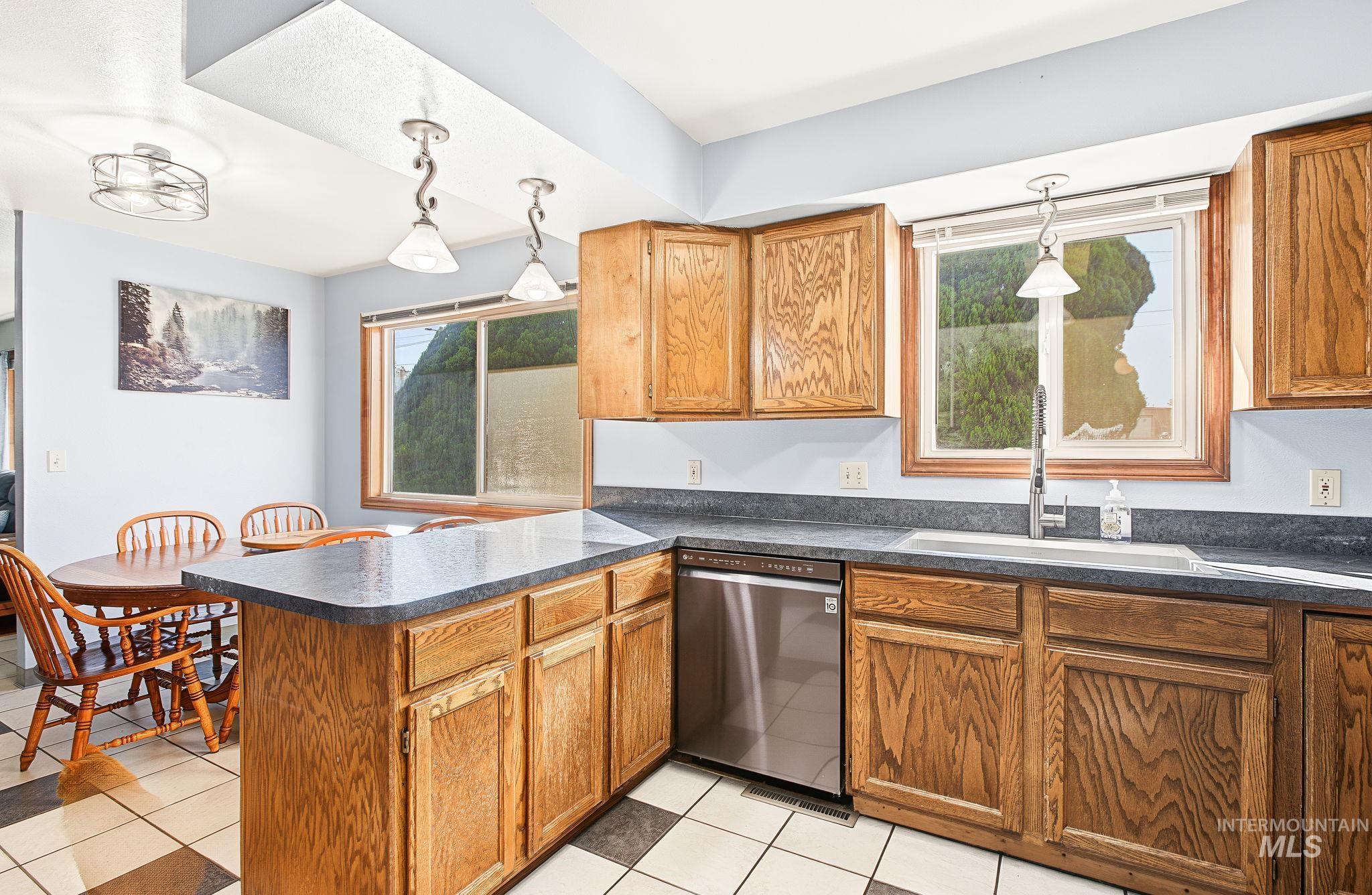 409 Bryden Ave, Lewiston, Idaho 83501, 5 Bedrooms, 2 Bathrooms, Residential For Sale, Price $455,000, 99003123