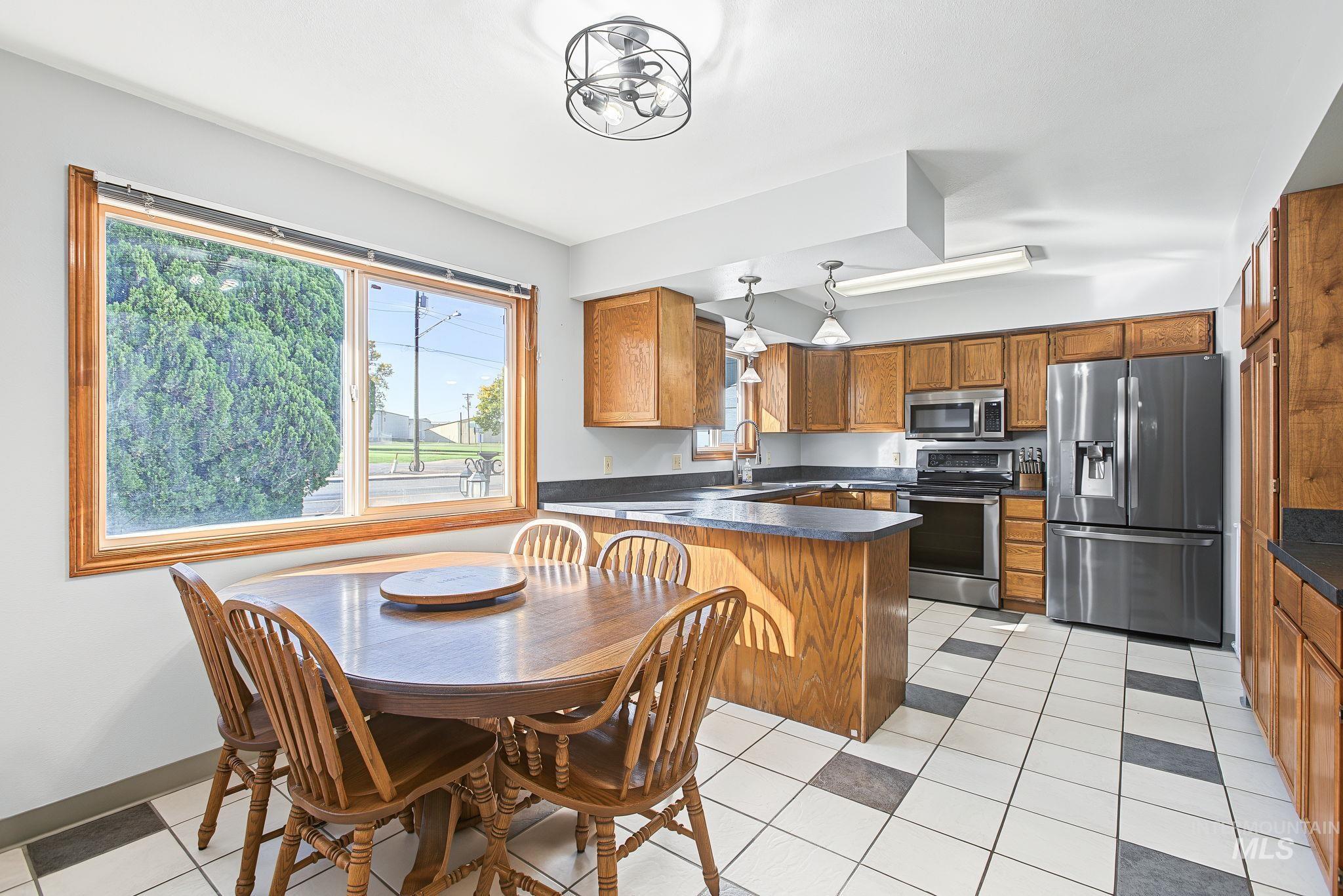 409 Bryden Ave, Lewiston, Idaho 83501, 5 Bedrooms, 2 Bathrooms, Residential For Sale, Price $455,000, 99003123