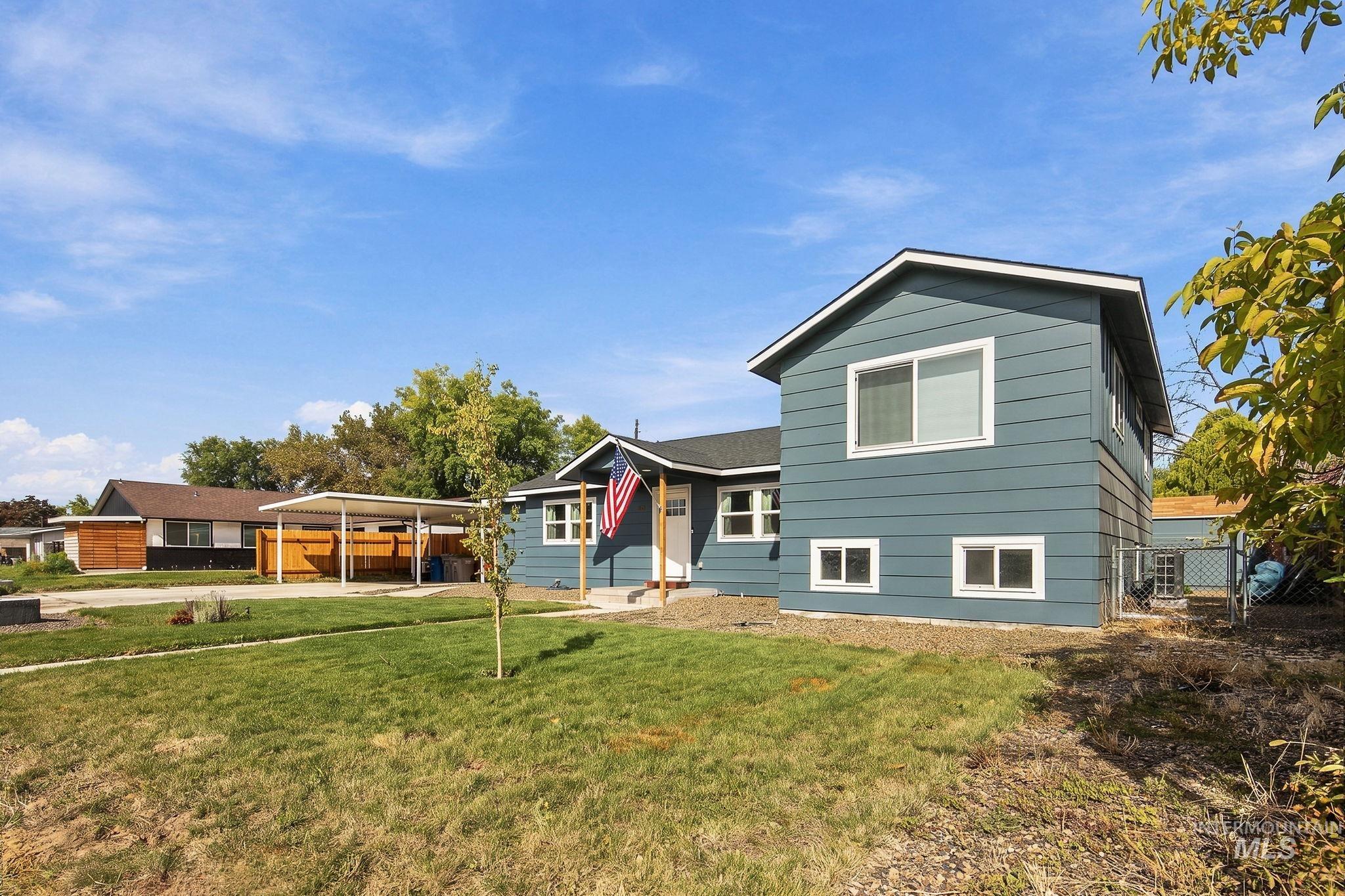 9050 W Edna St, Boise, Idaho 83704, 3 Bedrooms, 2 Bathrooms, Residential For Sale, Price $442,500,MLS 99003124