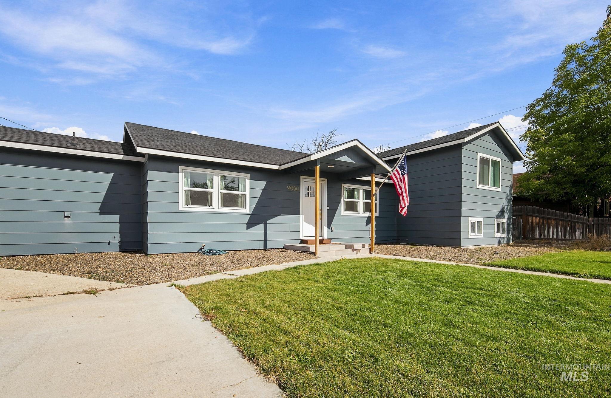 9050 W Edna St, Boise, Idaho 83704, 3 Bedrooms, 2 Bathrooms, Residential For Sale, Price $442,500,MLS 99003124