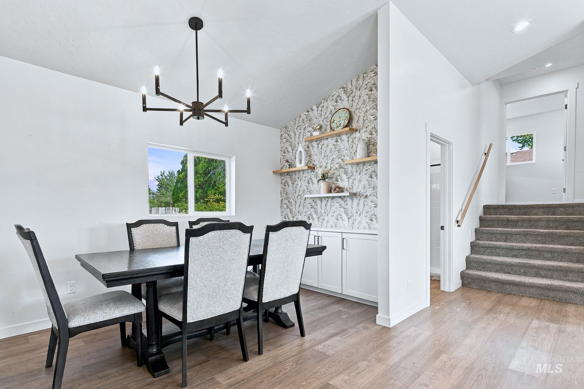 9050 W Edna St, Boise, Idaho 83704, 3 Bedrooms, 2 Bathrooms, Residential For Sale, Price $442,500,MLS 99003124