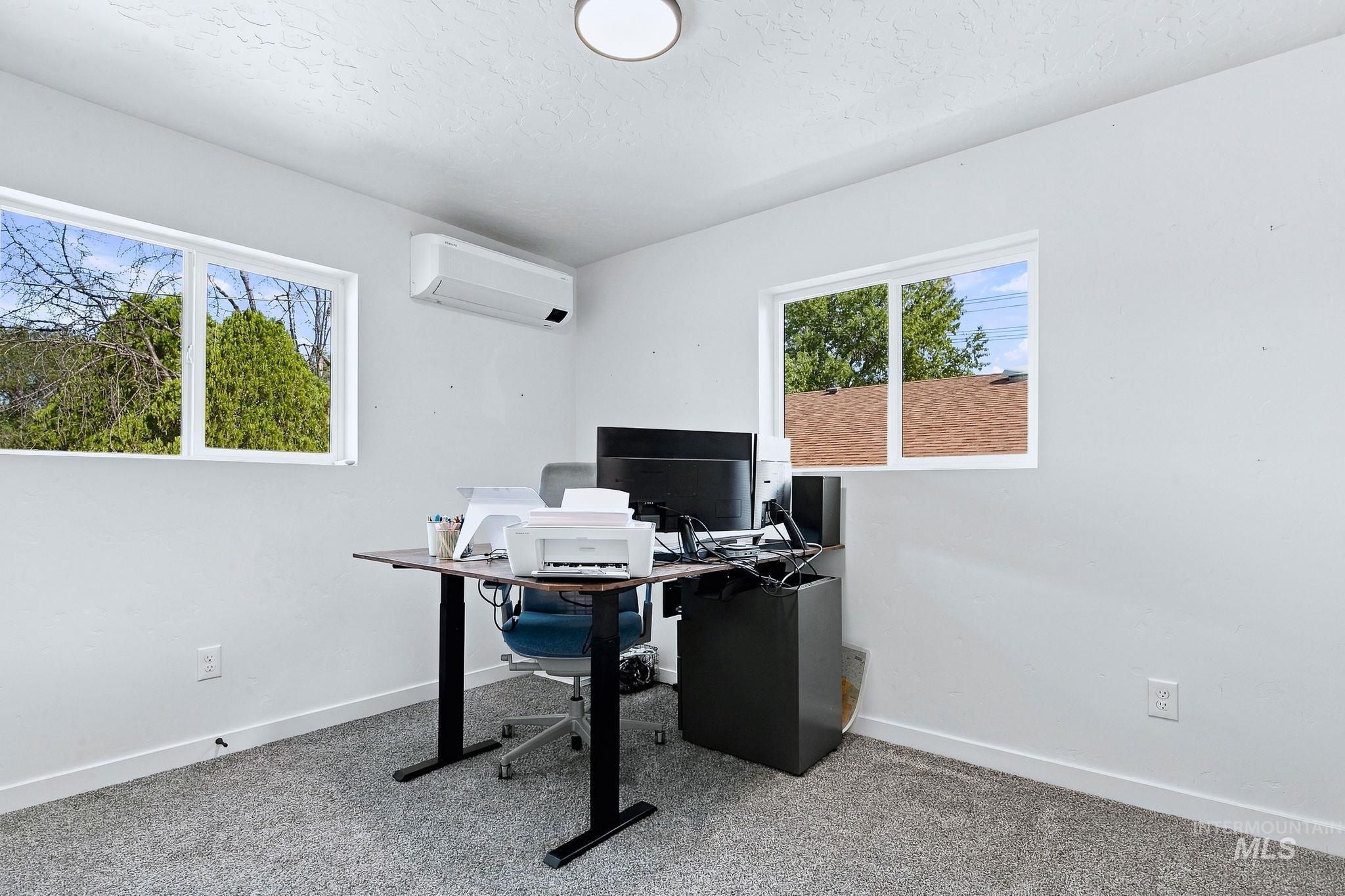 9050 W Edna St, Boise, Idaho 83704, 3 Bedrooms, 2 Bathrooms, Residential For Sale, Price $442,500,MLS 99003124