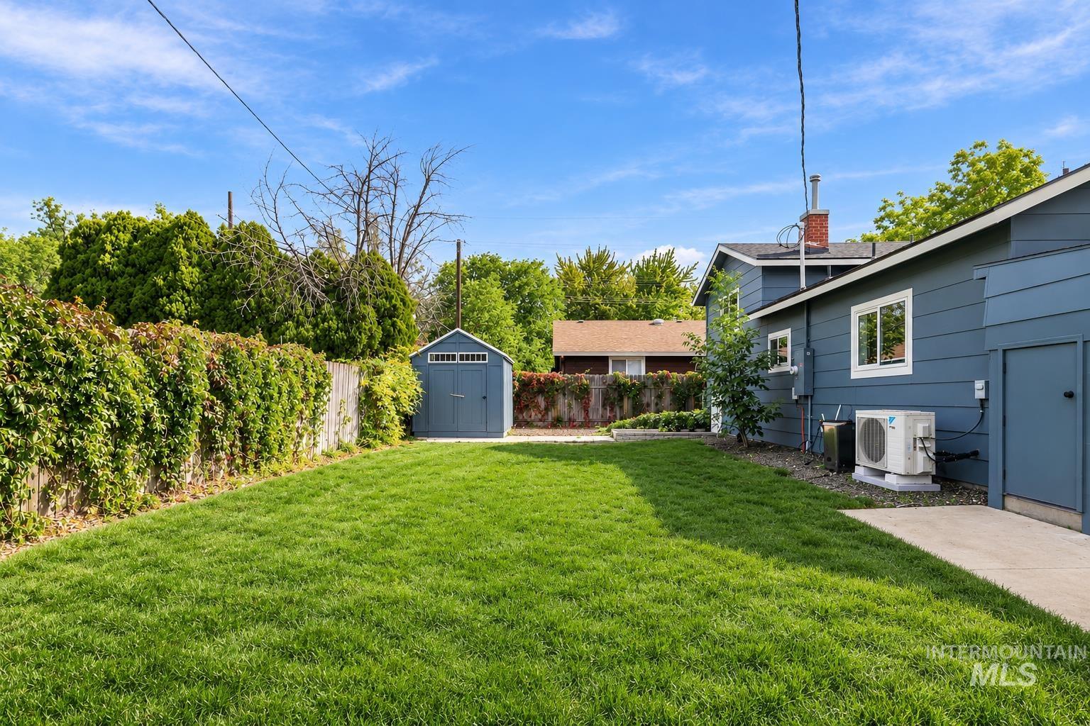 9050 W Edna St, Boise, Idaho 83704, 3 Bedrooms, 2 Bathrooms, Residential For Sale, Price $442,500,MLS 99003124