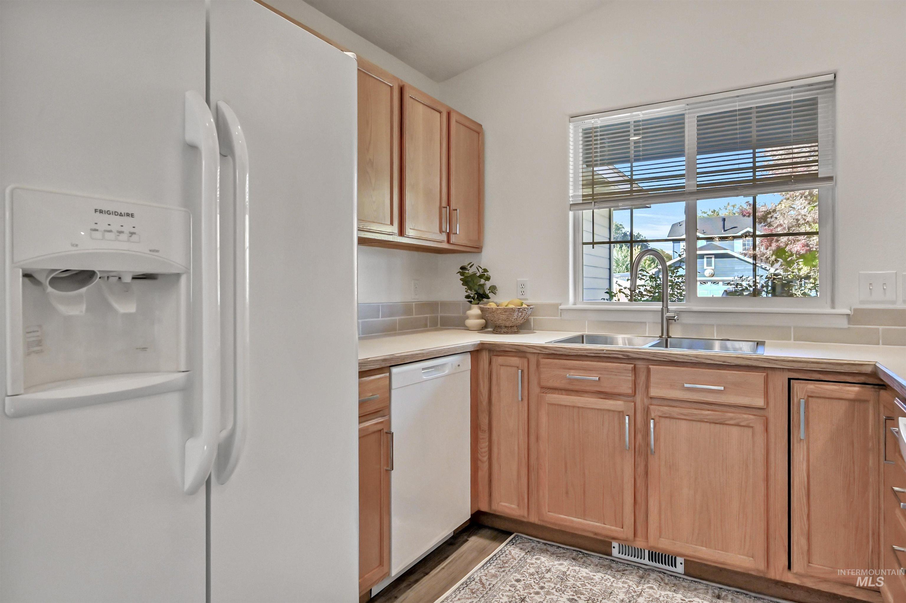 1342 N El Camino Ave, Kuna, Idaho 83634, 3 Bedrooms, 2 Bathrooms, Residential For Sale, Price $379,900,MLS 99003126