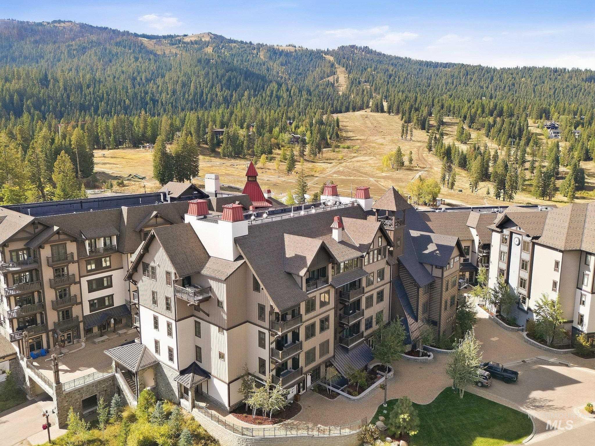 760 Village Drive, Donnelly, Idaho 83615, 5 Bedrooms, 5 Bathrooms, Residential For Sale, Price $3,995,000,MLS 99003127