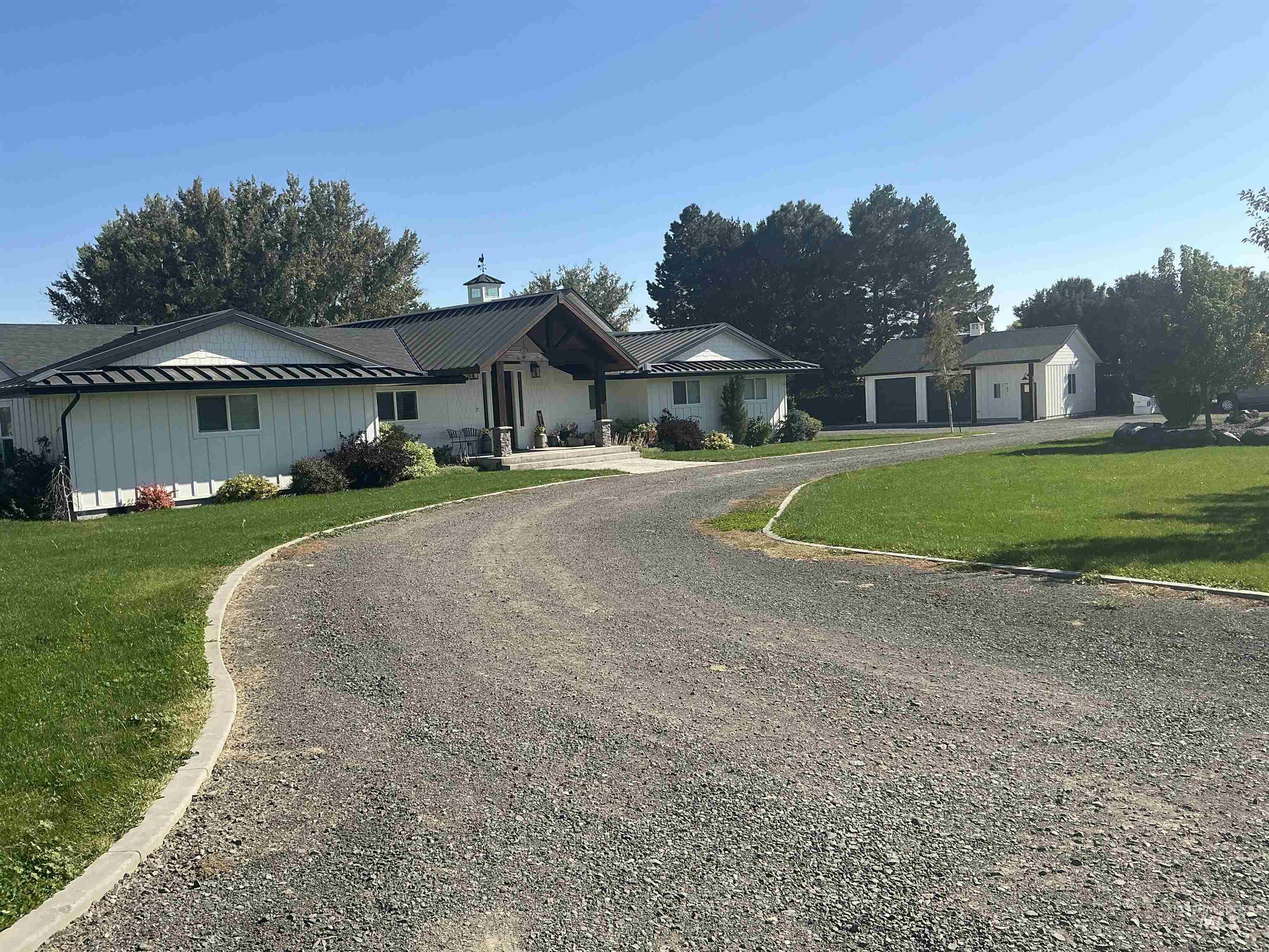 2808 S S 2808 S 850E, Hagerman, Idaho 83332, 4 Bedrooms, 3.5 Bathrooms, Residential For Sale, Price $1,100,000,MLS 99003130