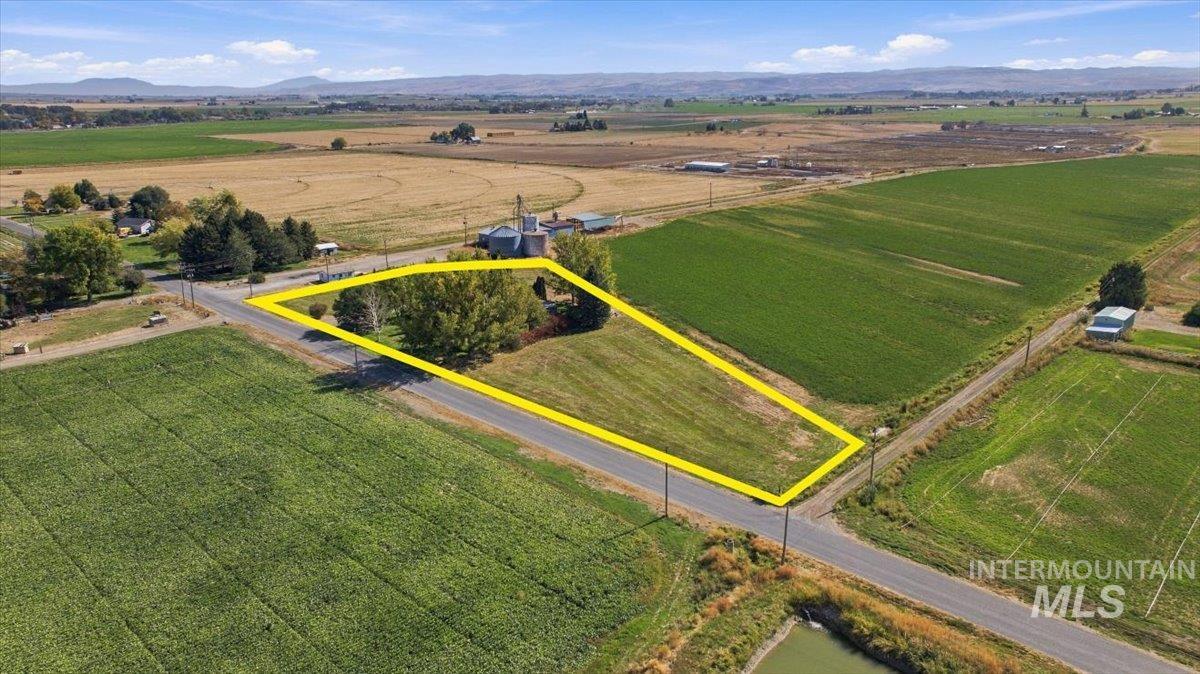 3159 E 3500 N, Twin Falls, Idaho 83301, 4 Bedrooms, 2 Bathrooms, Residential For Sale, Price $549,000,MLS 99003137